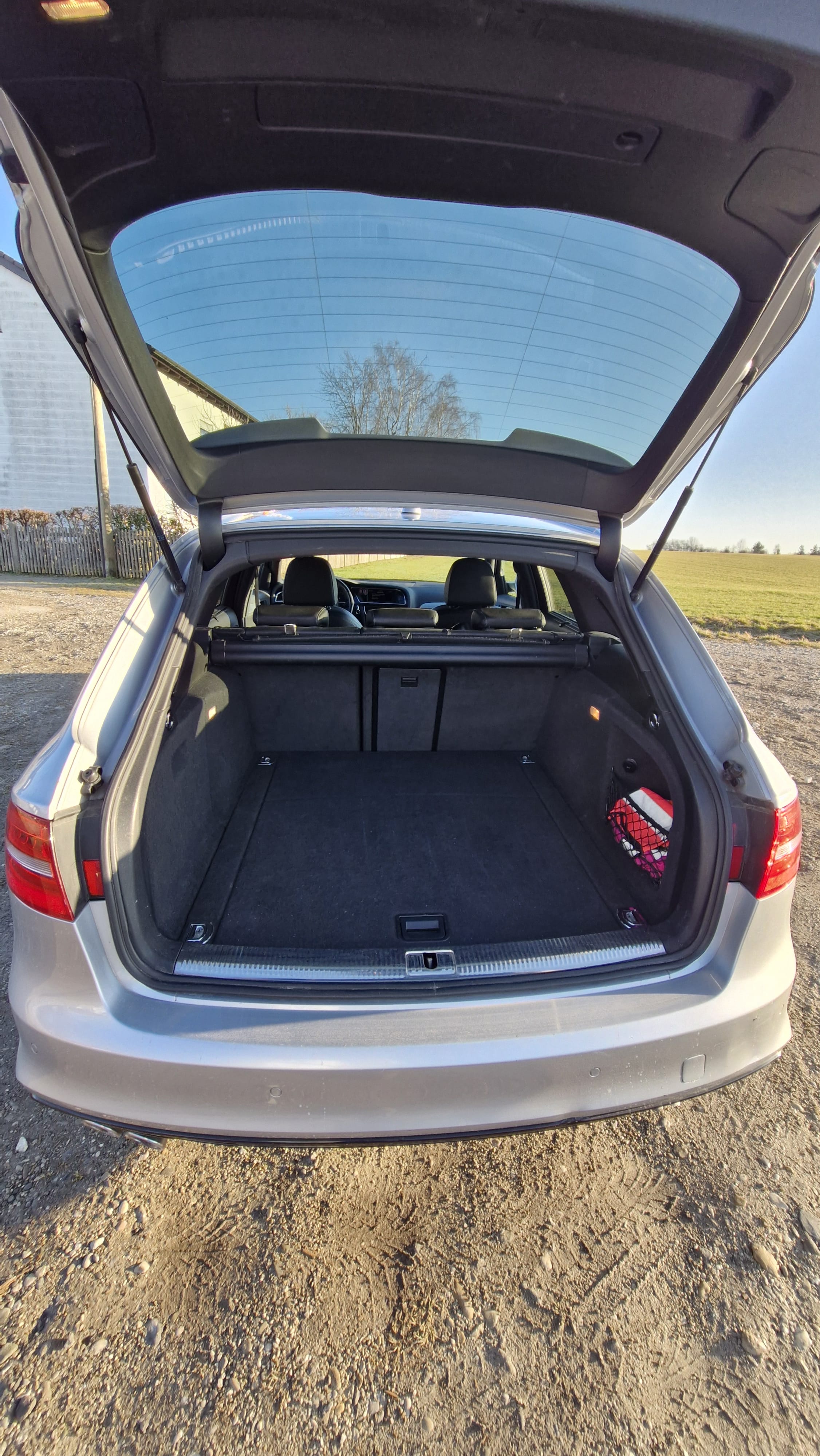 Audi A4 Avant quattro S-line with Roof box