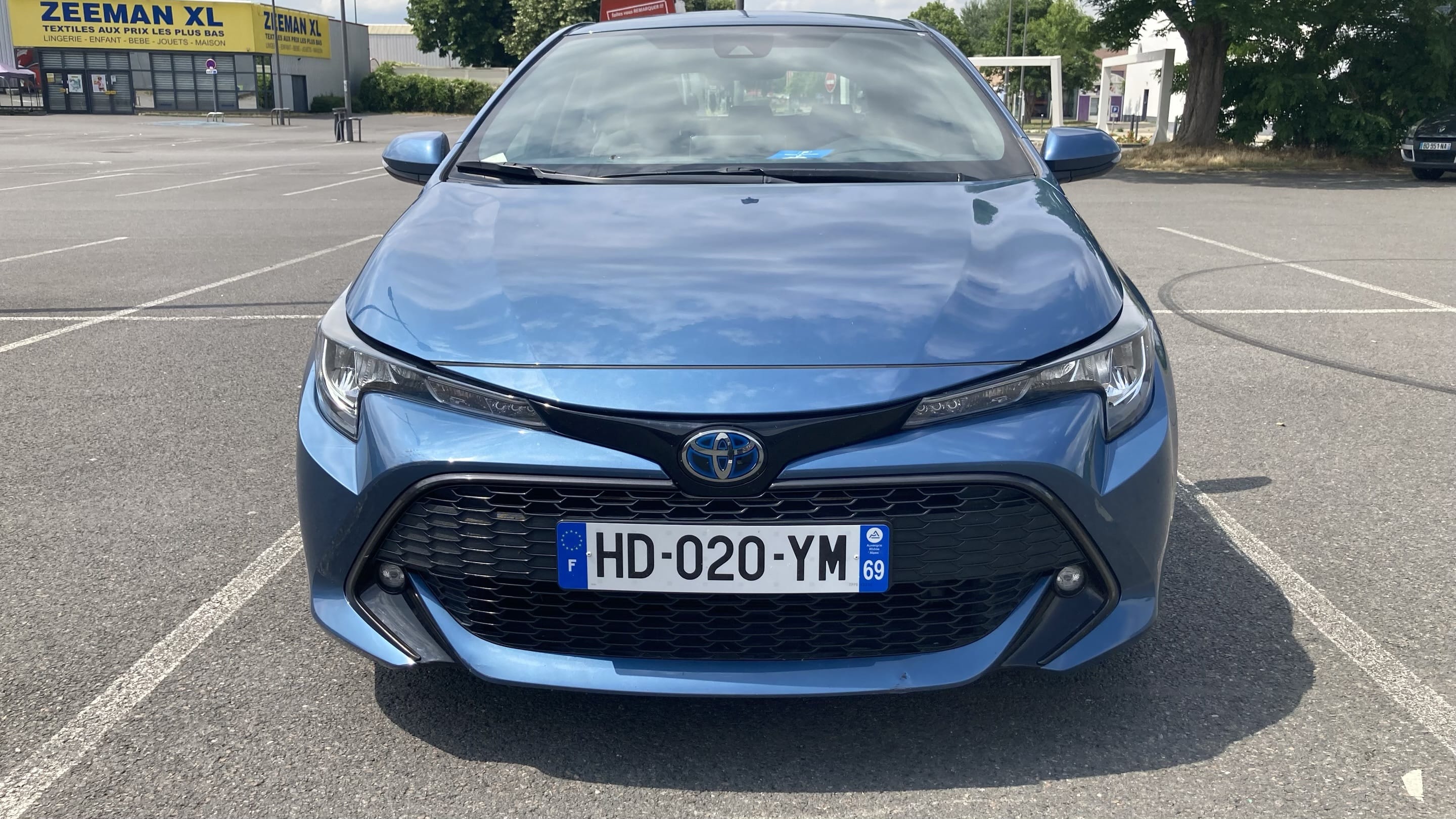 Toyota Corolla Hybride avec Pneus neige
