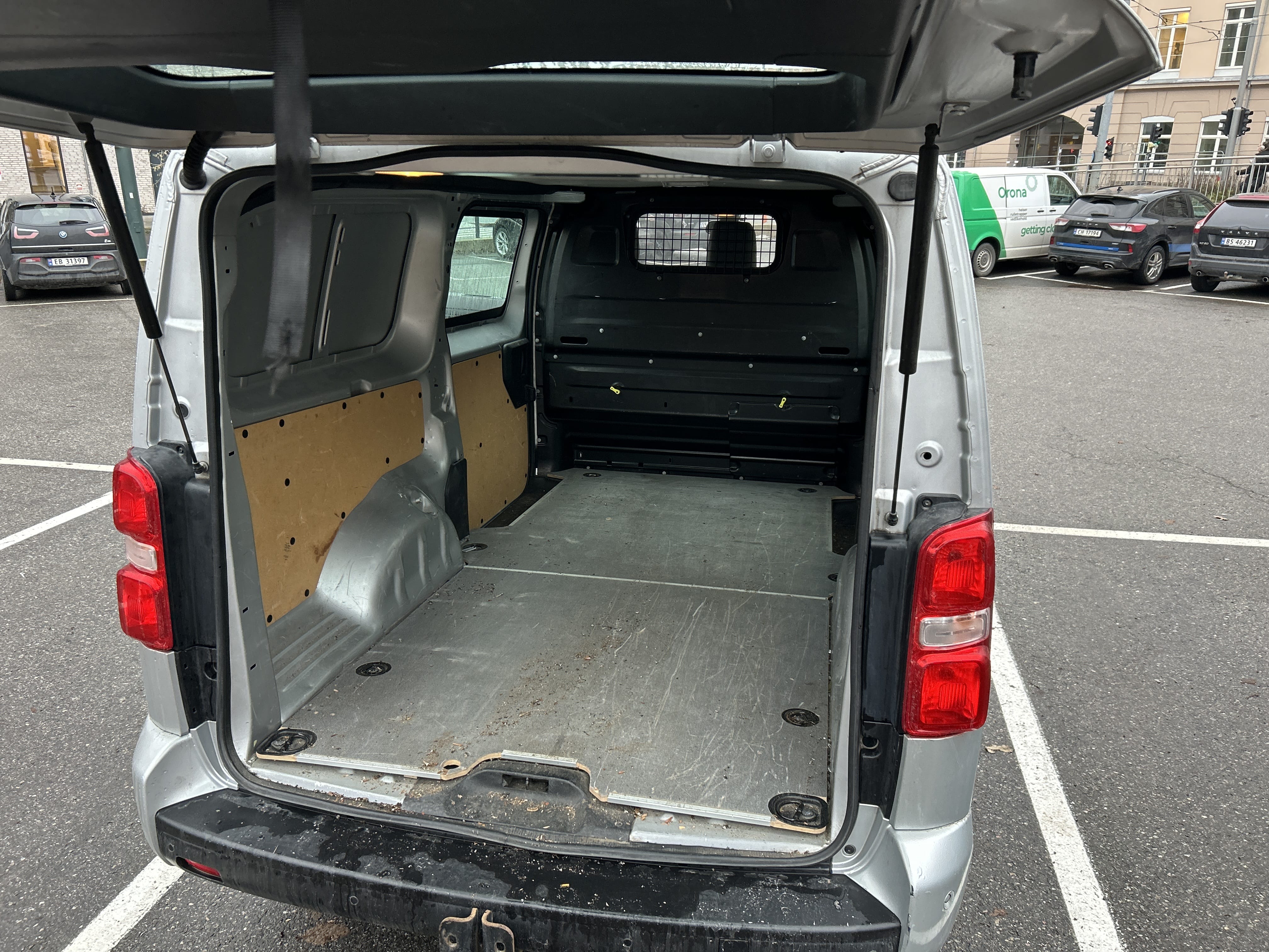 Toyota Proace Varebil with Audio / iPod input