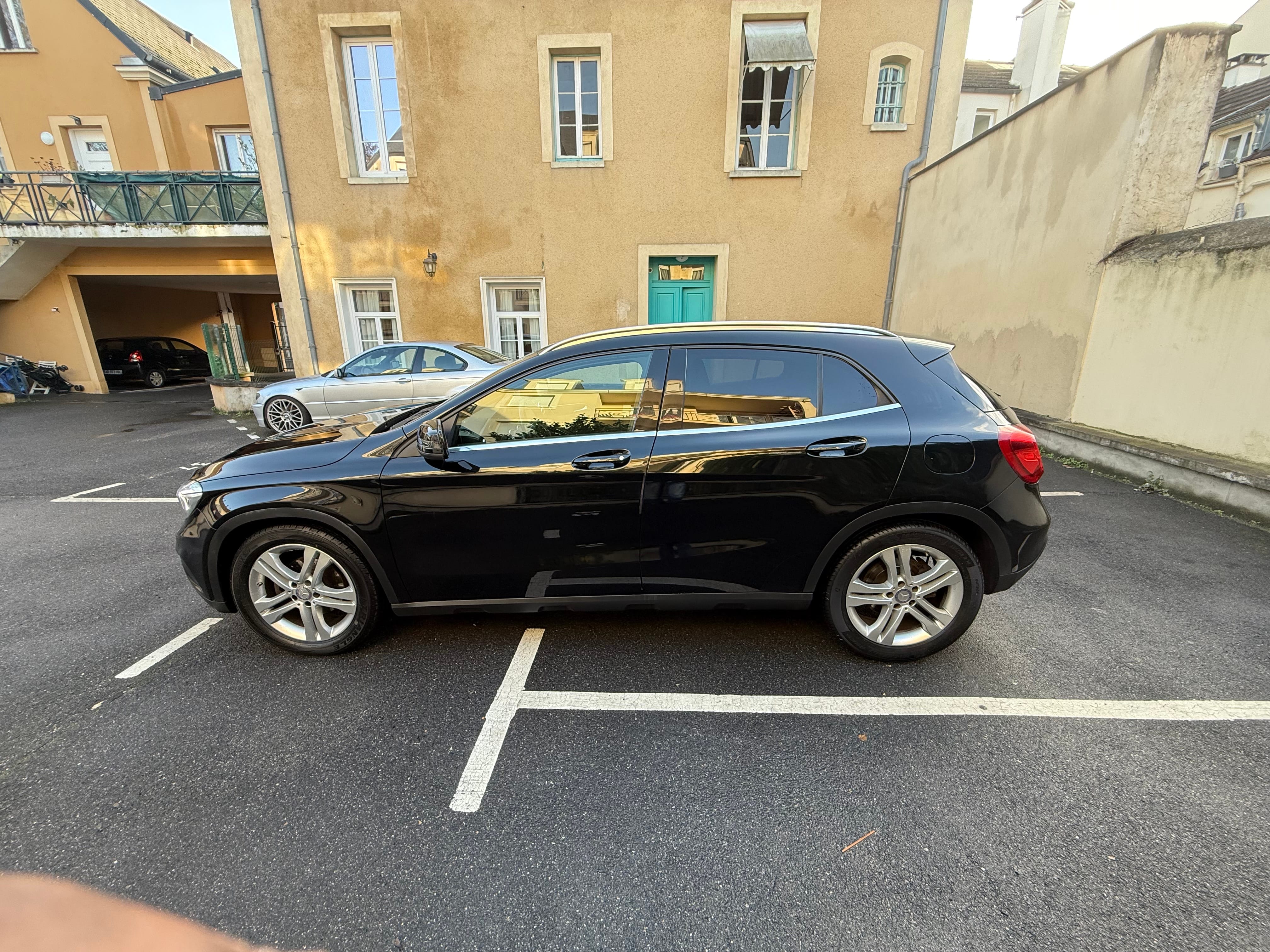 Mercedes-Benz GLA 200 avec Climatisation