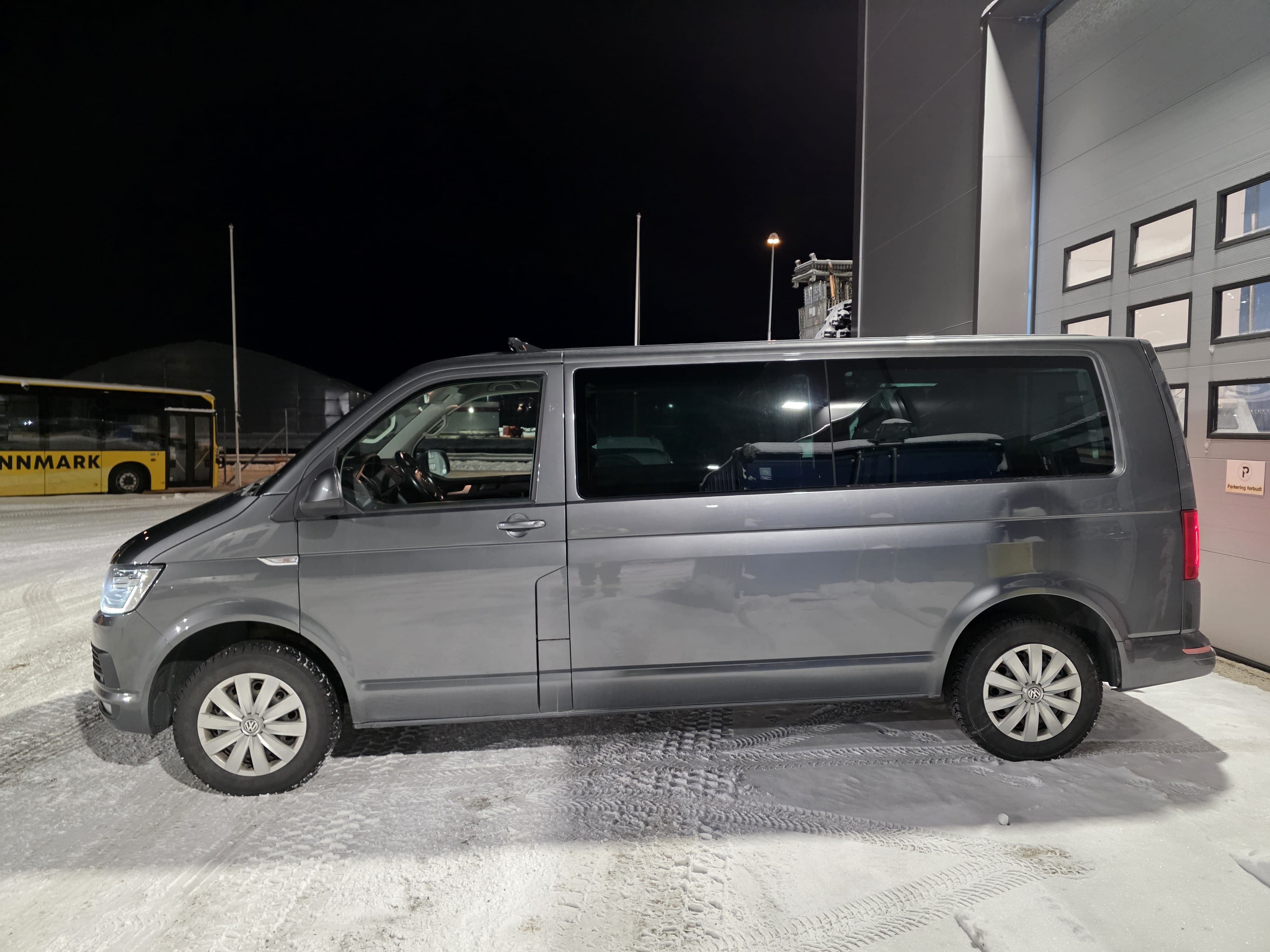 Volkswagen Transporter Combi med Aircondition