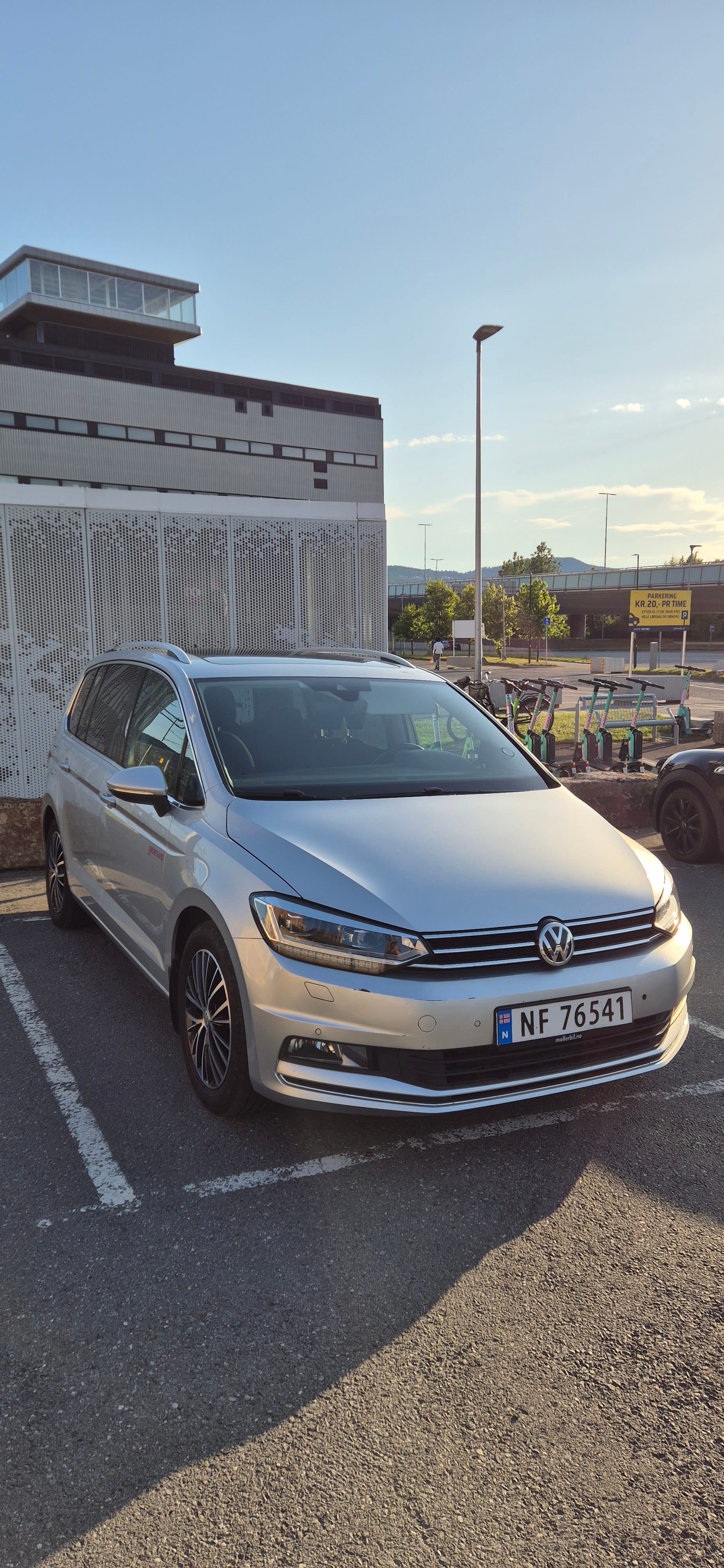 Volkswagen Touran med Aircondition