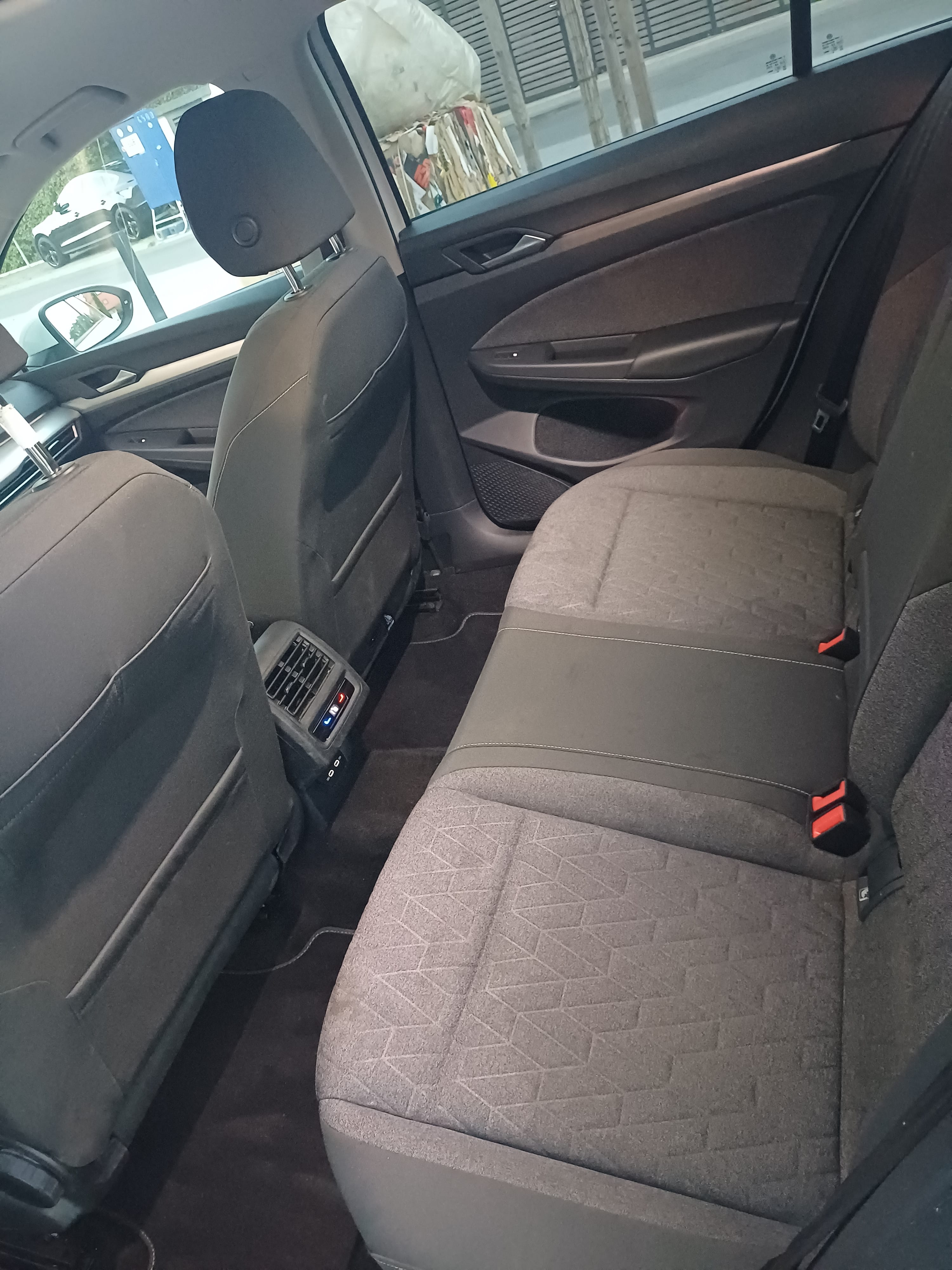 Volkswagen Golf Kombi mit Audio-/iPod-Zugang