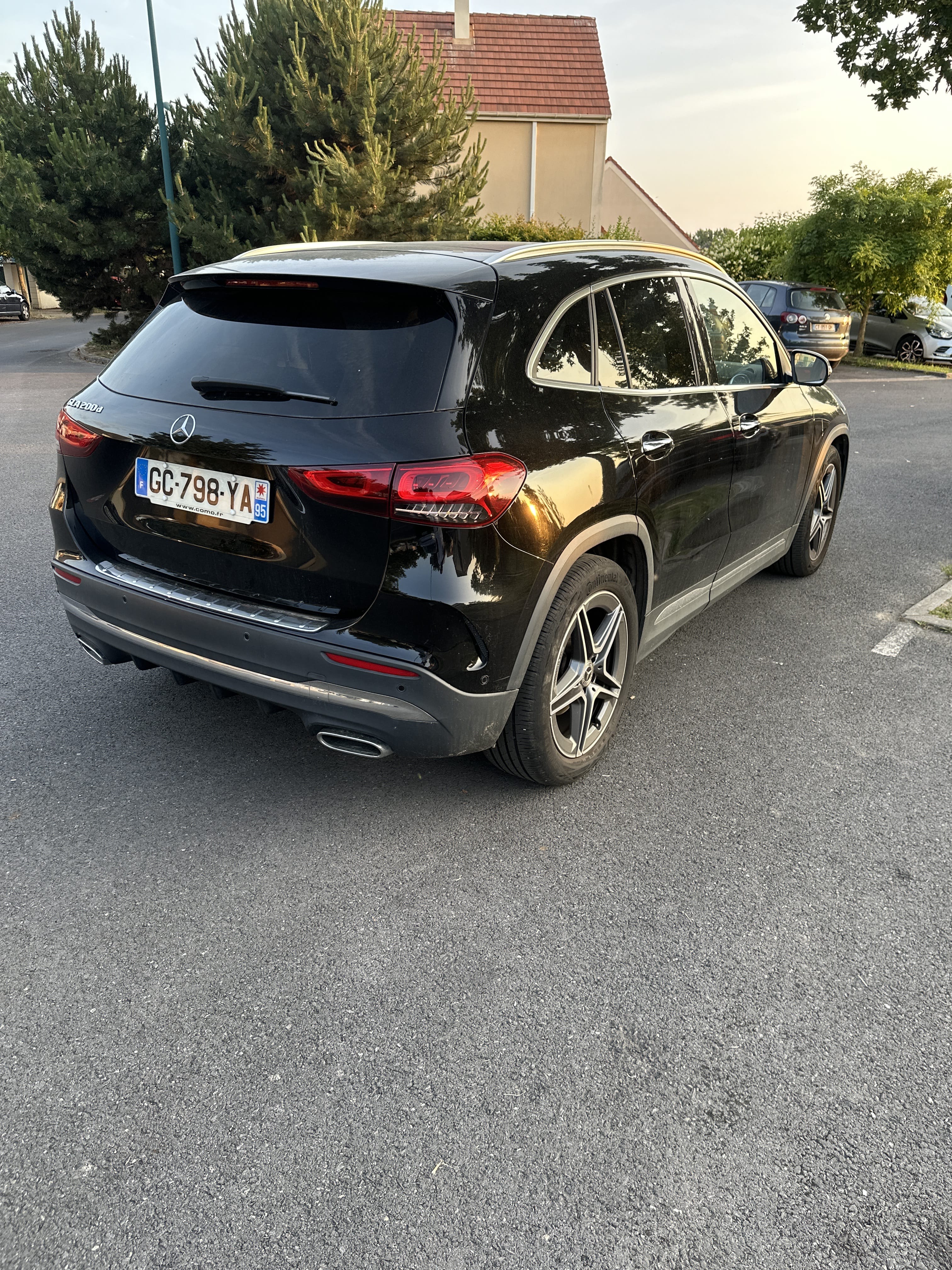 Mercedes-Benz GLA 200 avec Régulateur de vitesse