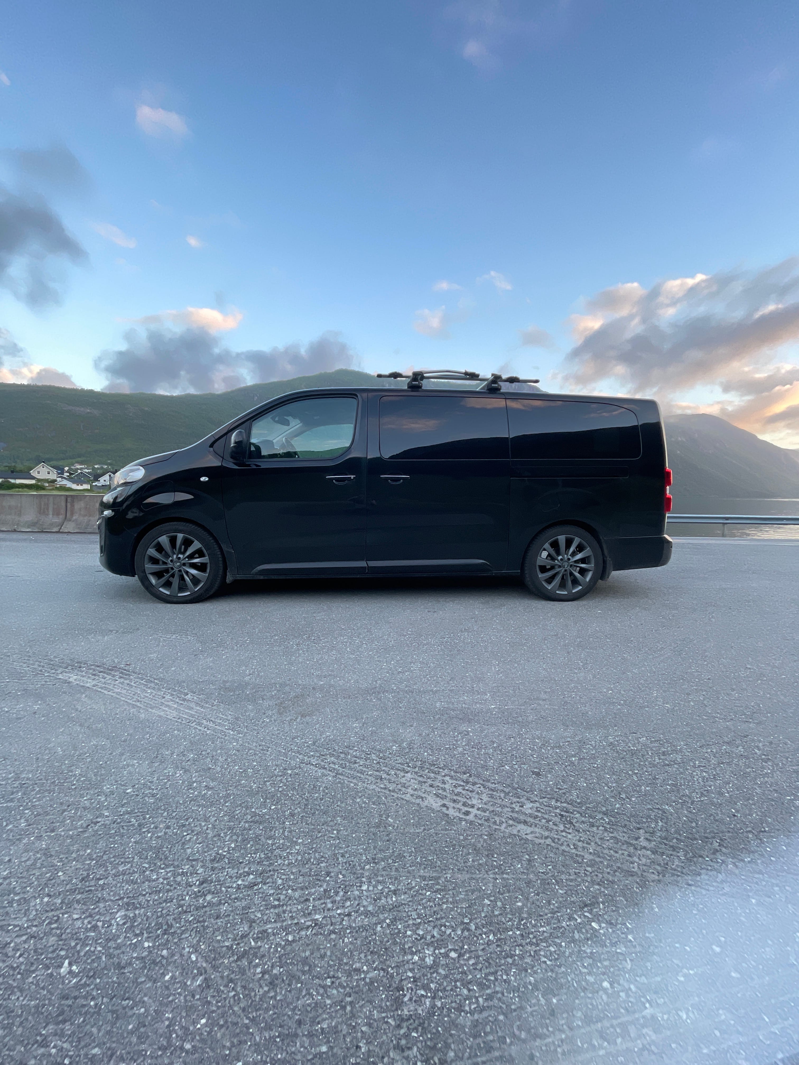 Peugeot E-Traveller med Aircondition
