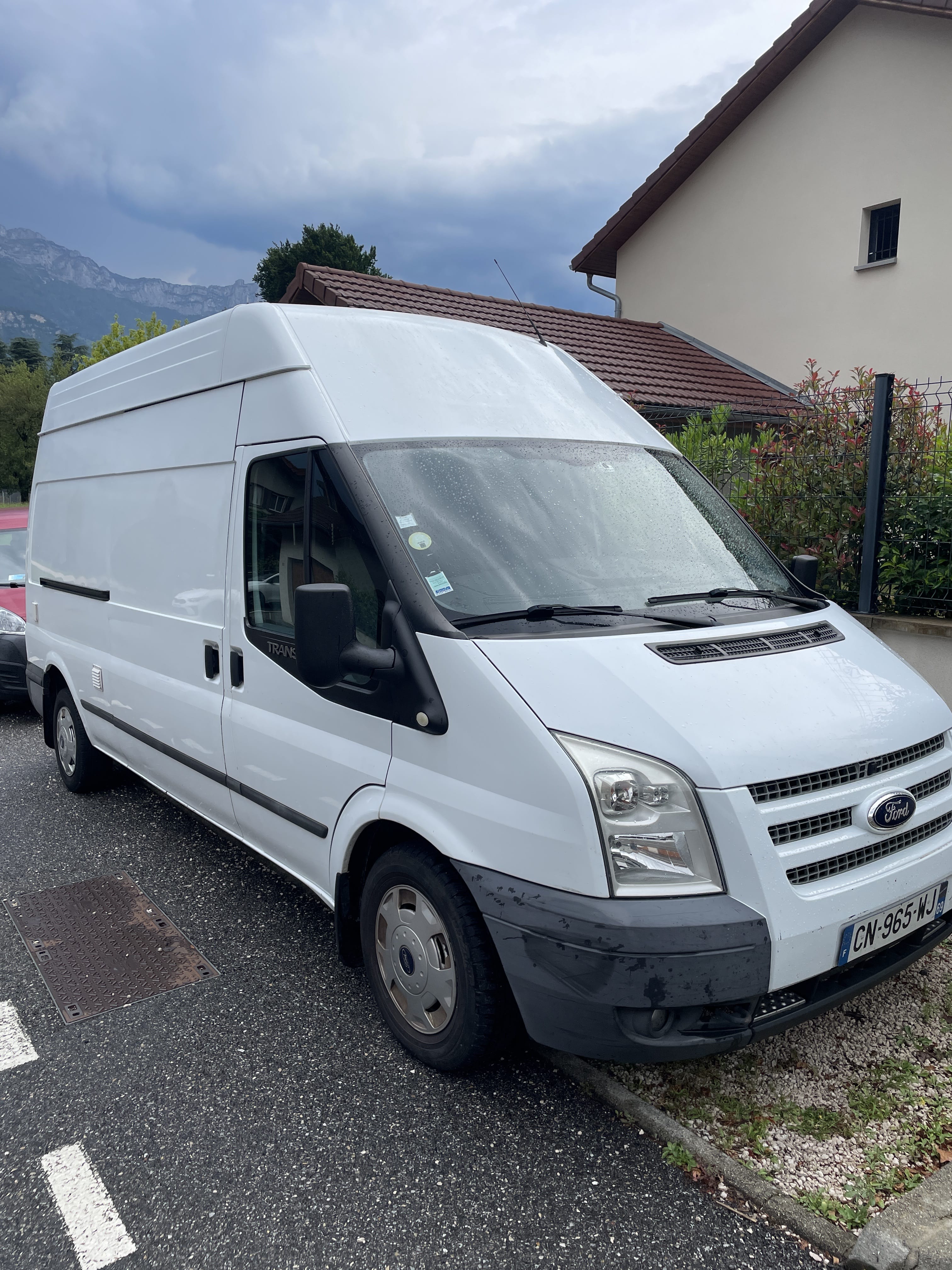 Ford Transit Fourgon avec Chaines