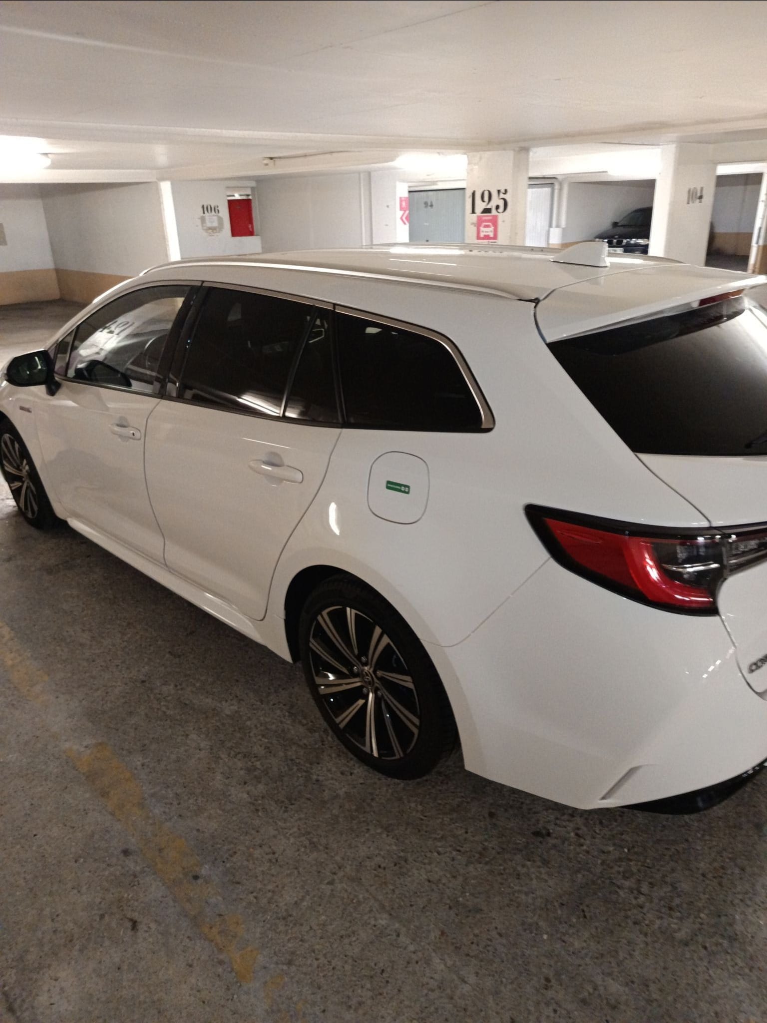 Toyota Corolla Break Hybride avec GPS