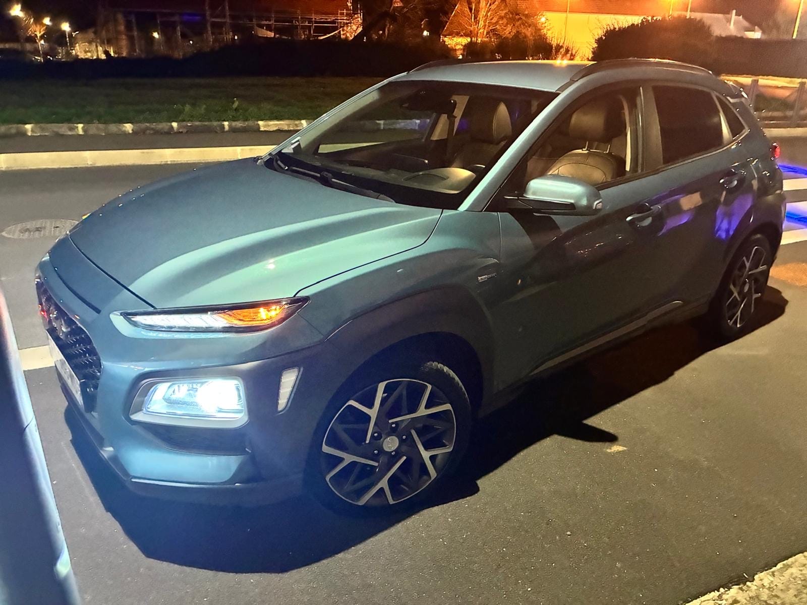 Hyundai Kona, 2020, Essence 95 / Électrique (hybride), automatique