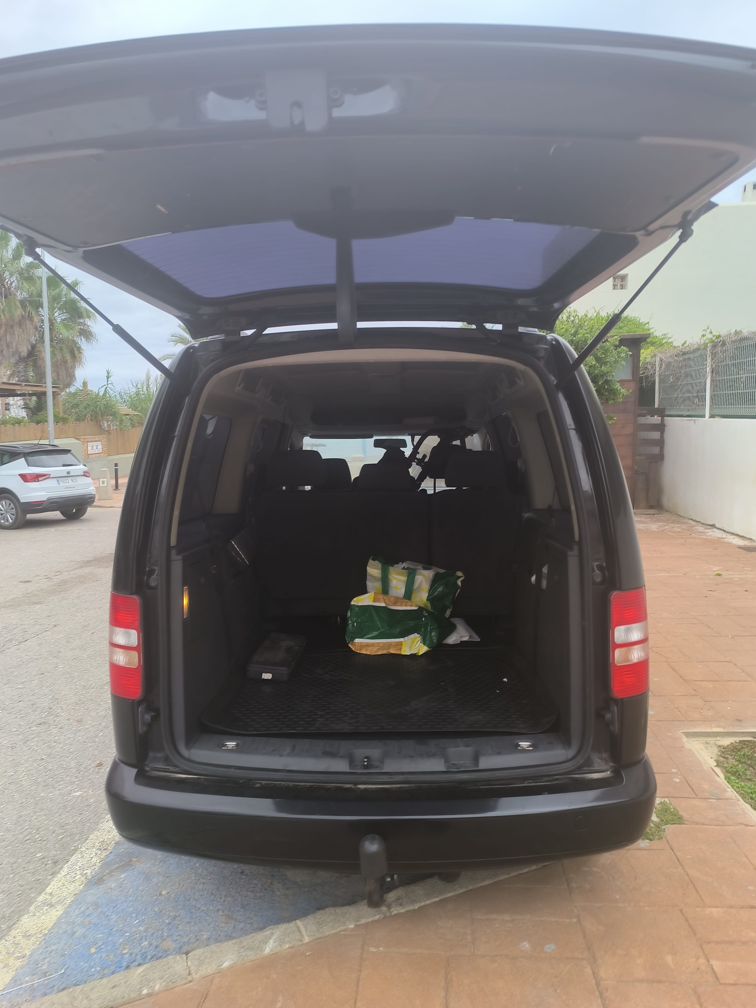 Volkswagen Caddy Combi con GPS
