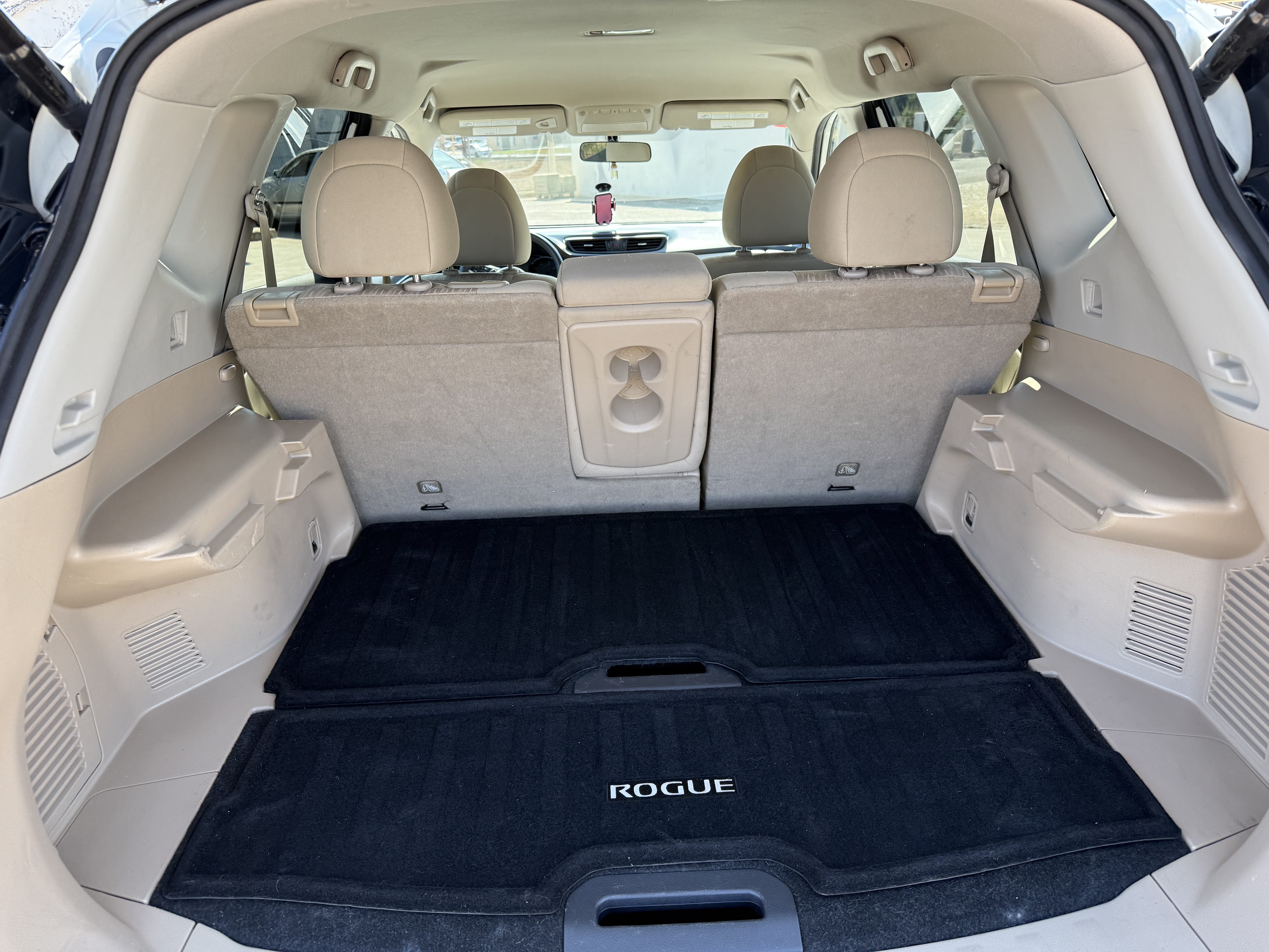 Nissan Rogue SL con Silla infantil