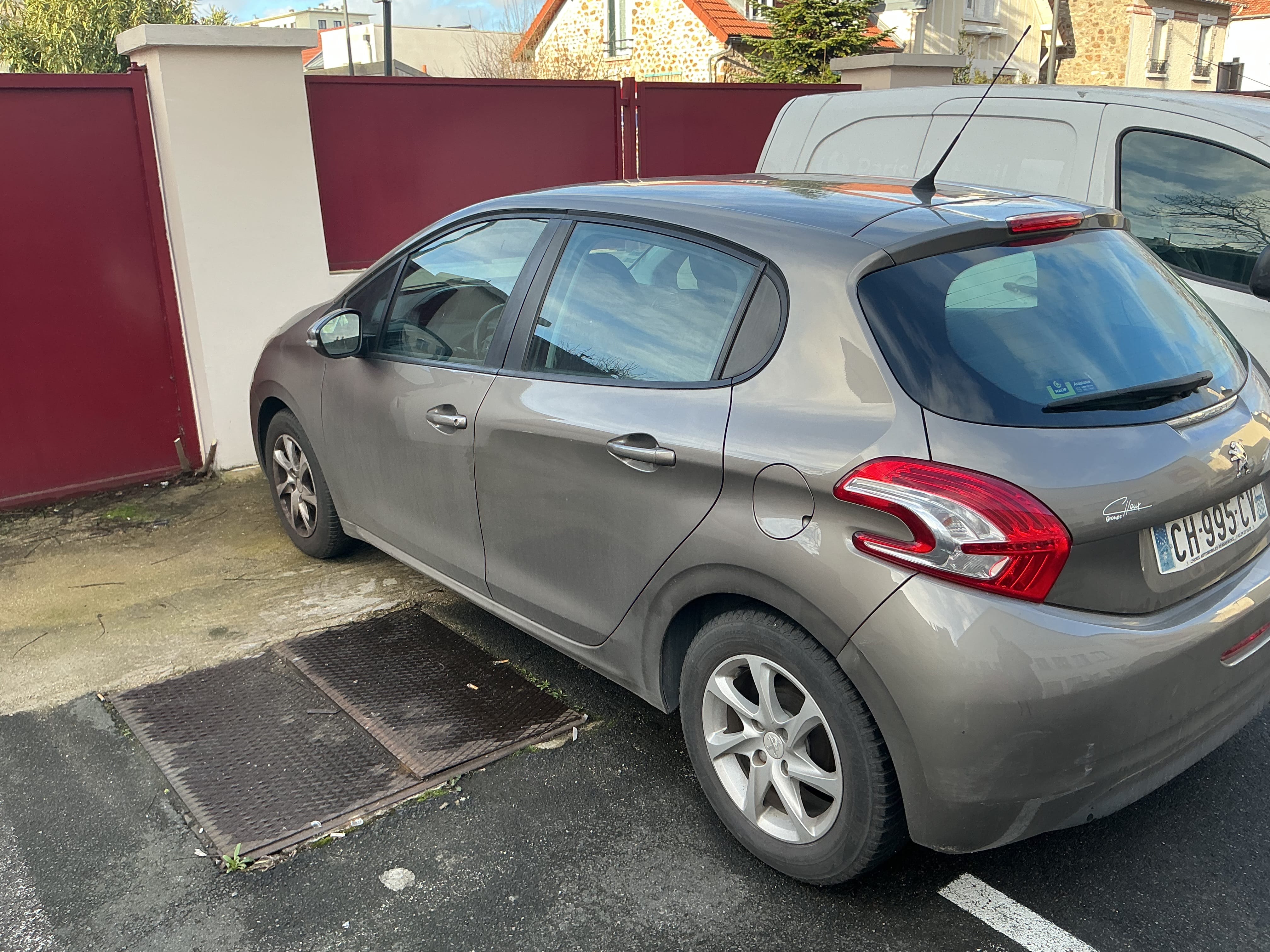 Peugeot 208, 2012, Essence 95