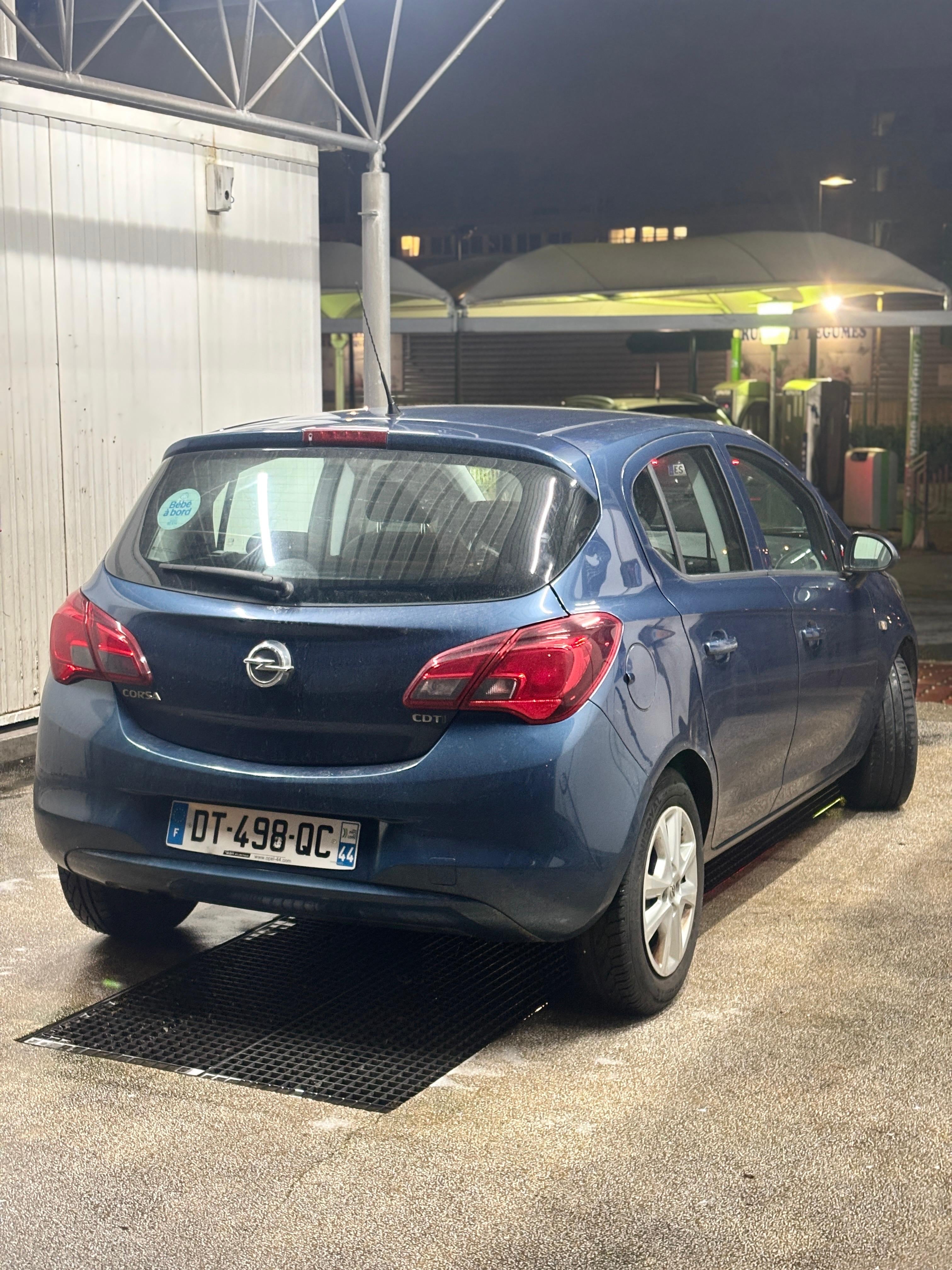 Opel Corsa avec Régulateur de vitesse