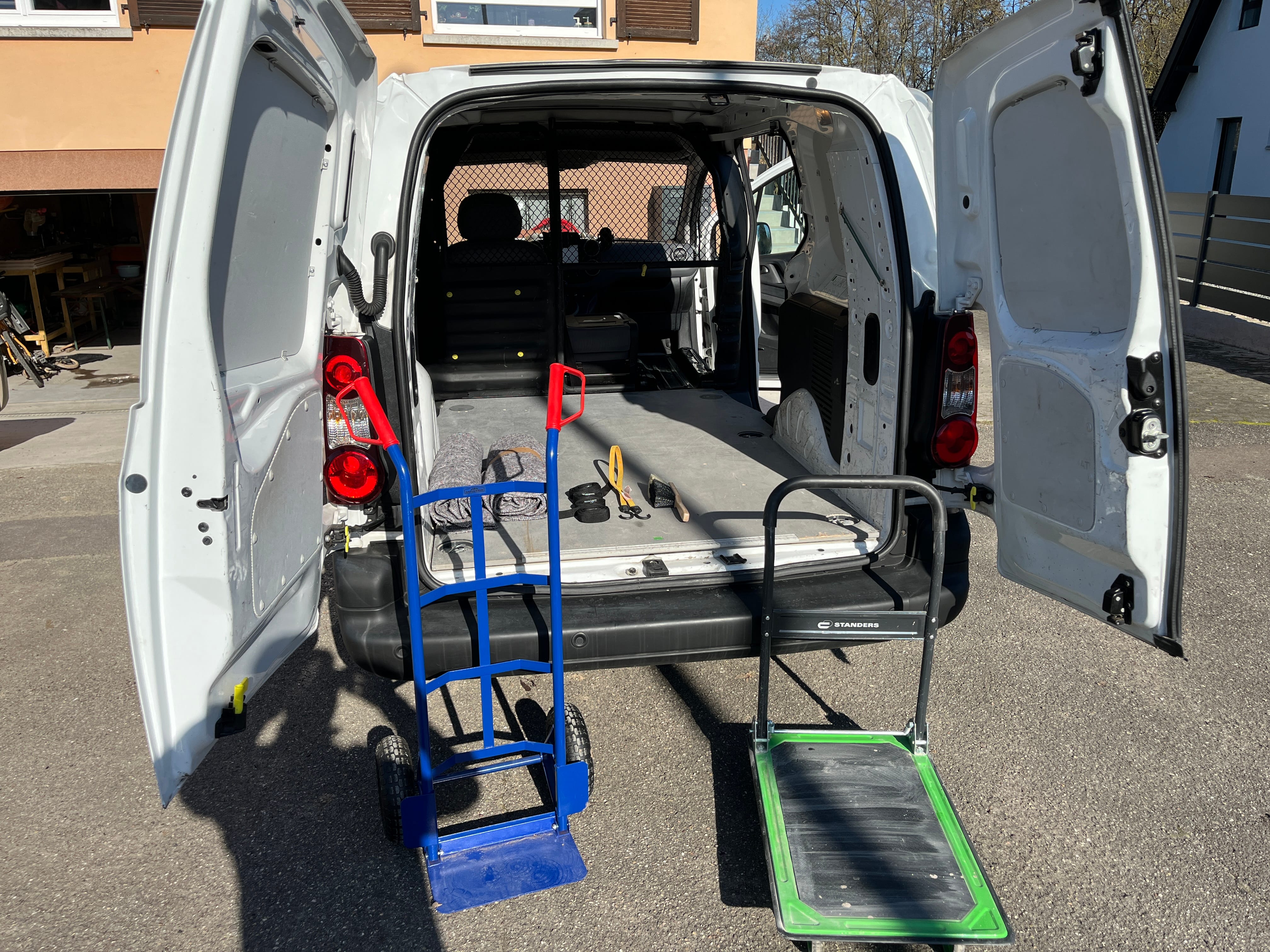 Peugeot Partner Fourgon avec GPS
