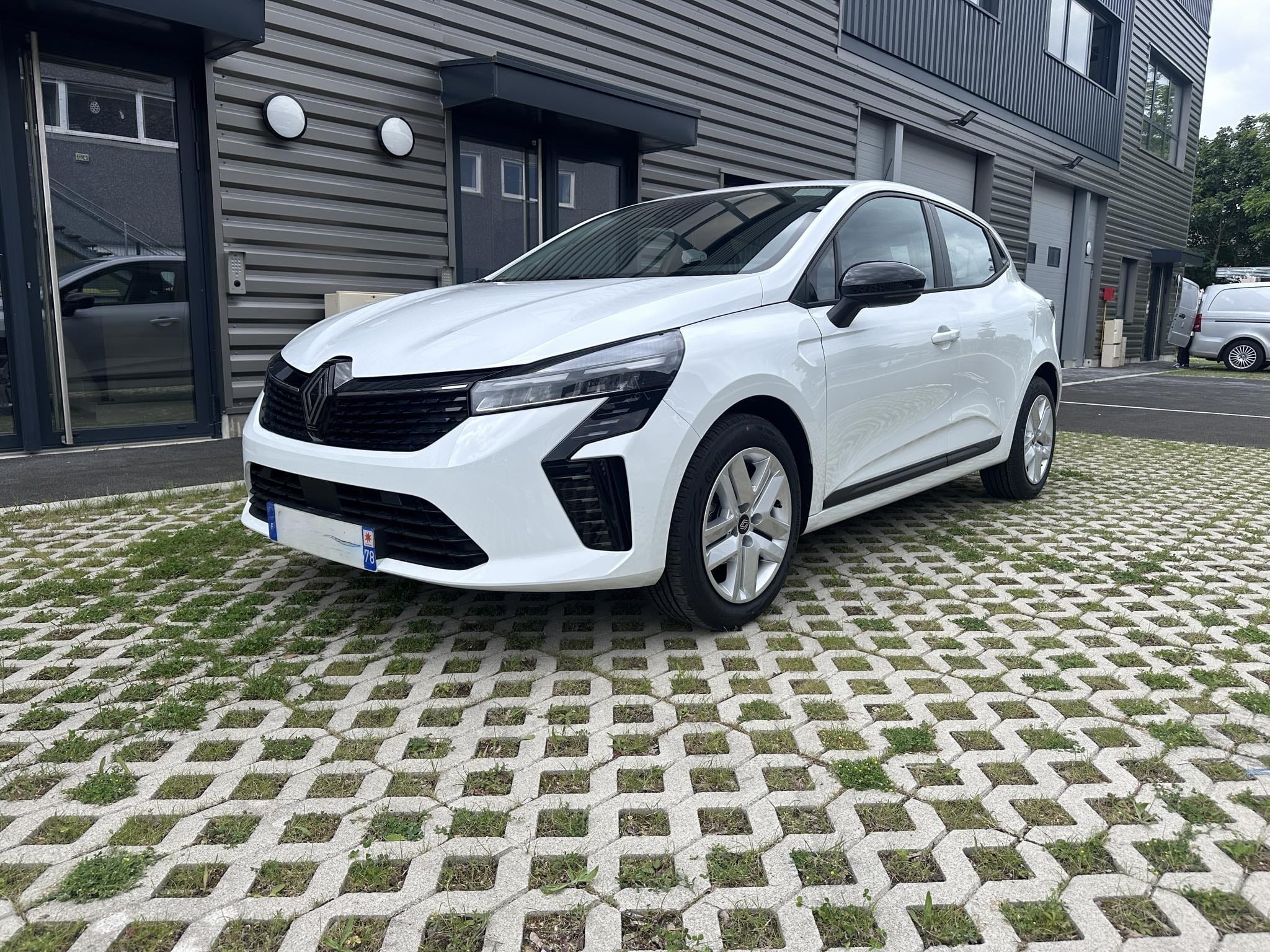 Renault Clio, 2024, Essence 95