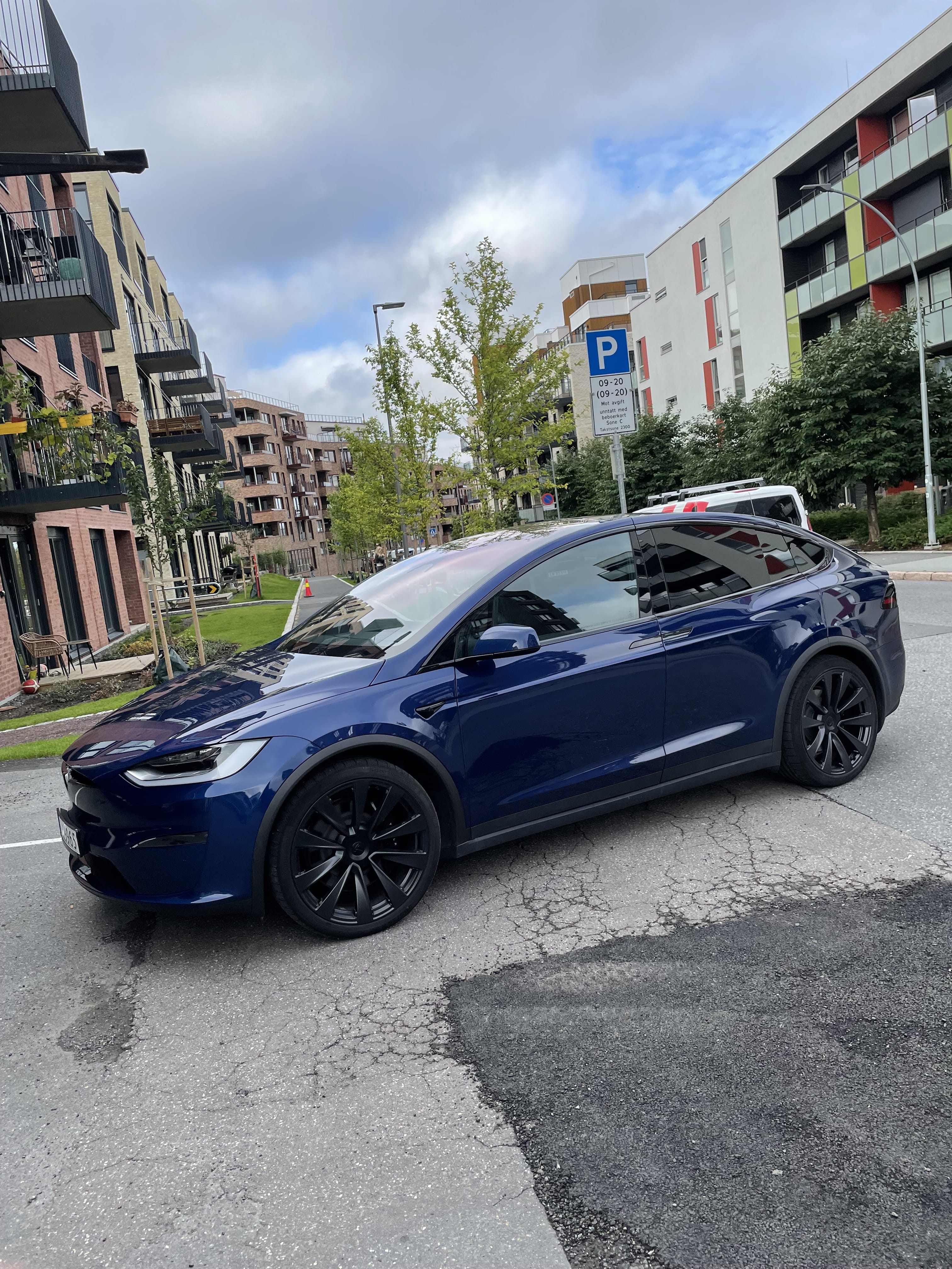Tesla Model X Plaid 6seter med Aircondition