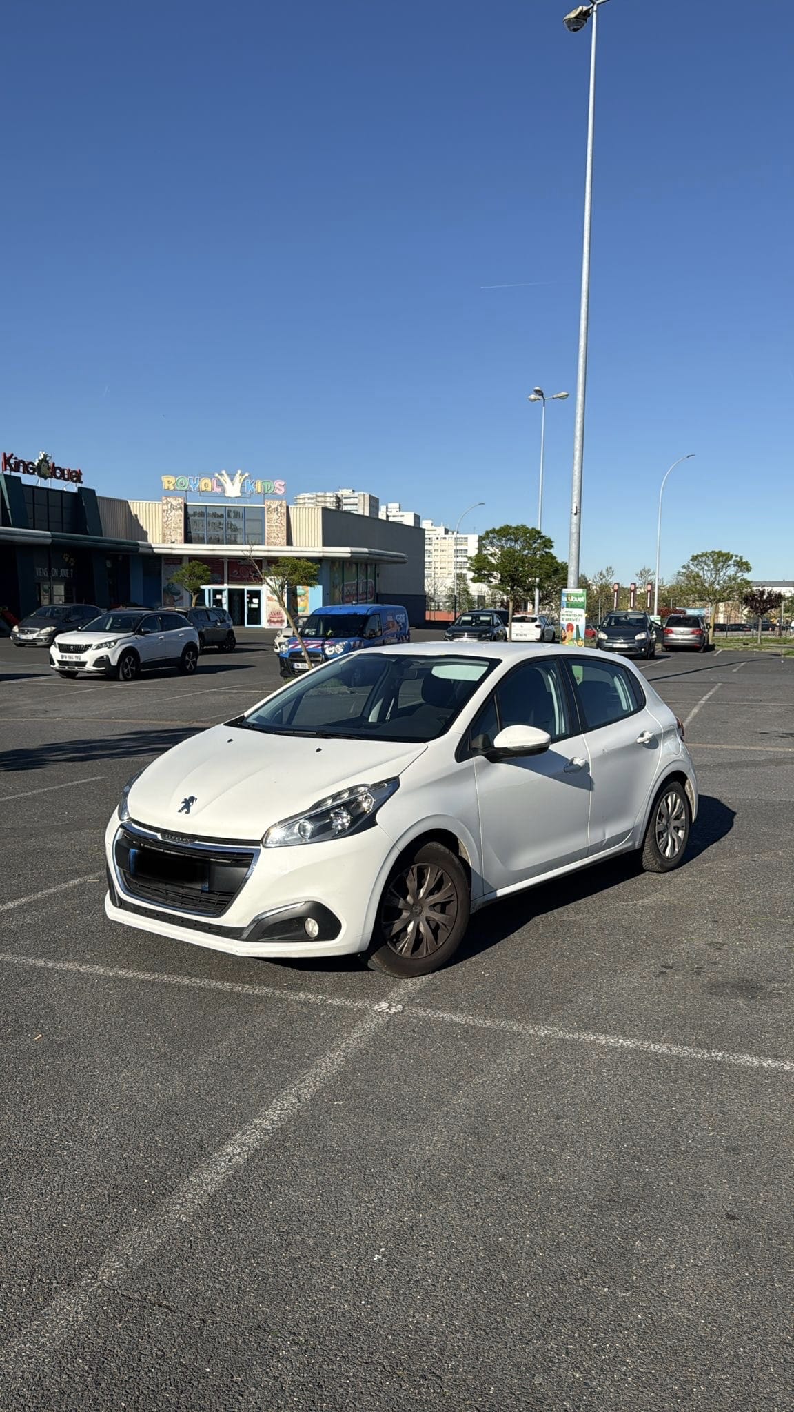 Peugeot 208 FJ555, 2019, Essence 95