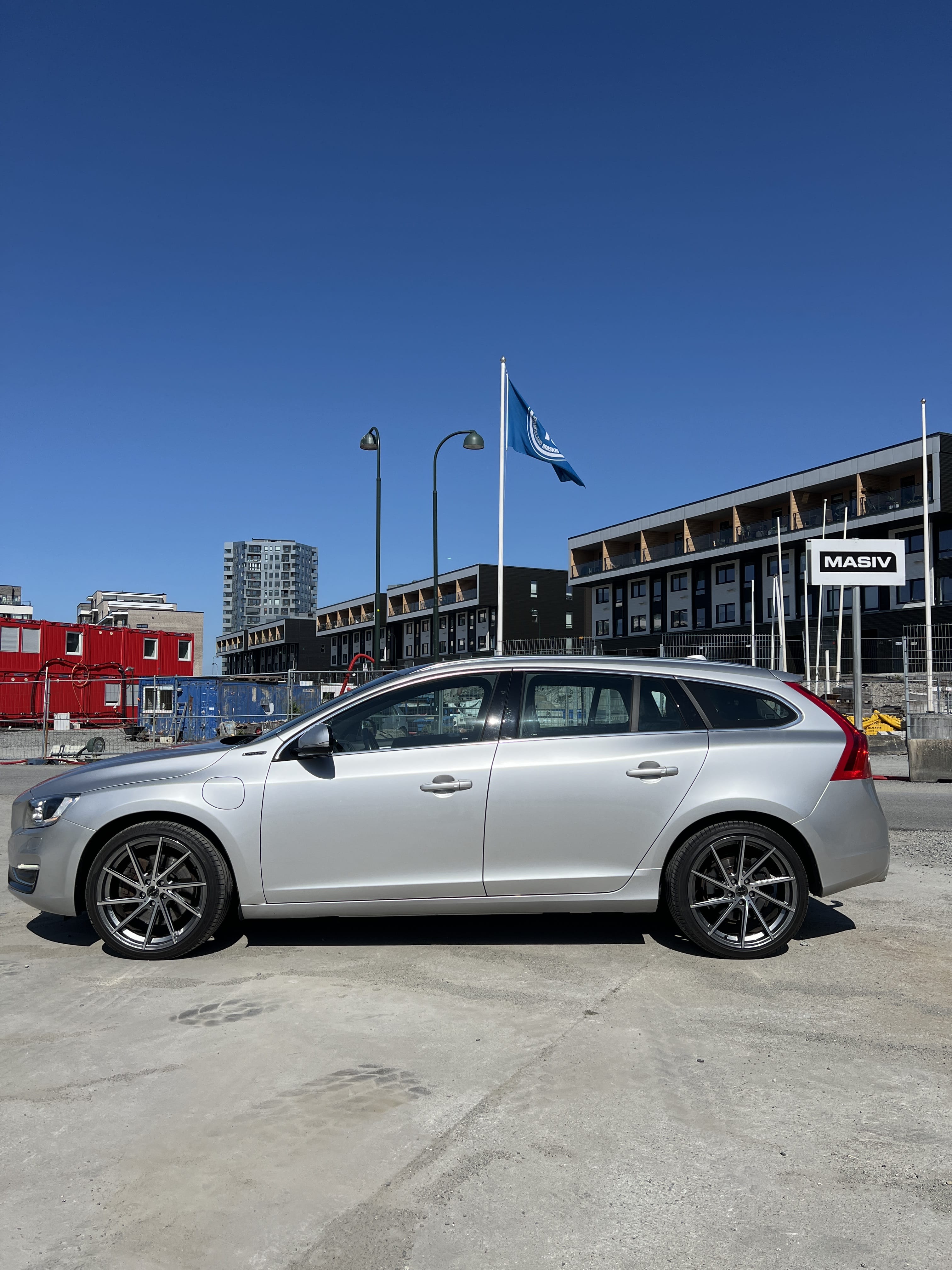 Volvo V60 Plug-in Hybrid 4AWD D6 med Aircondition