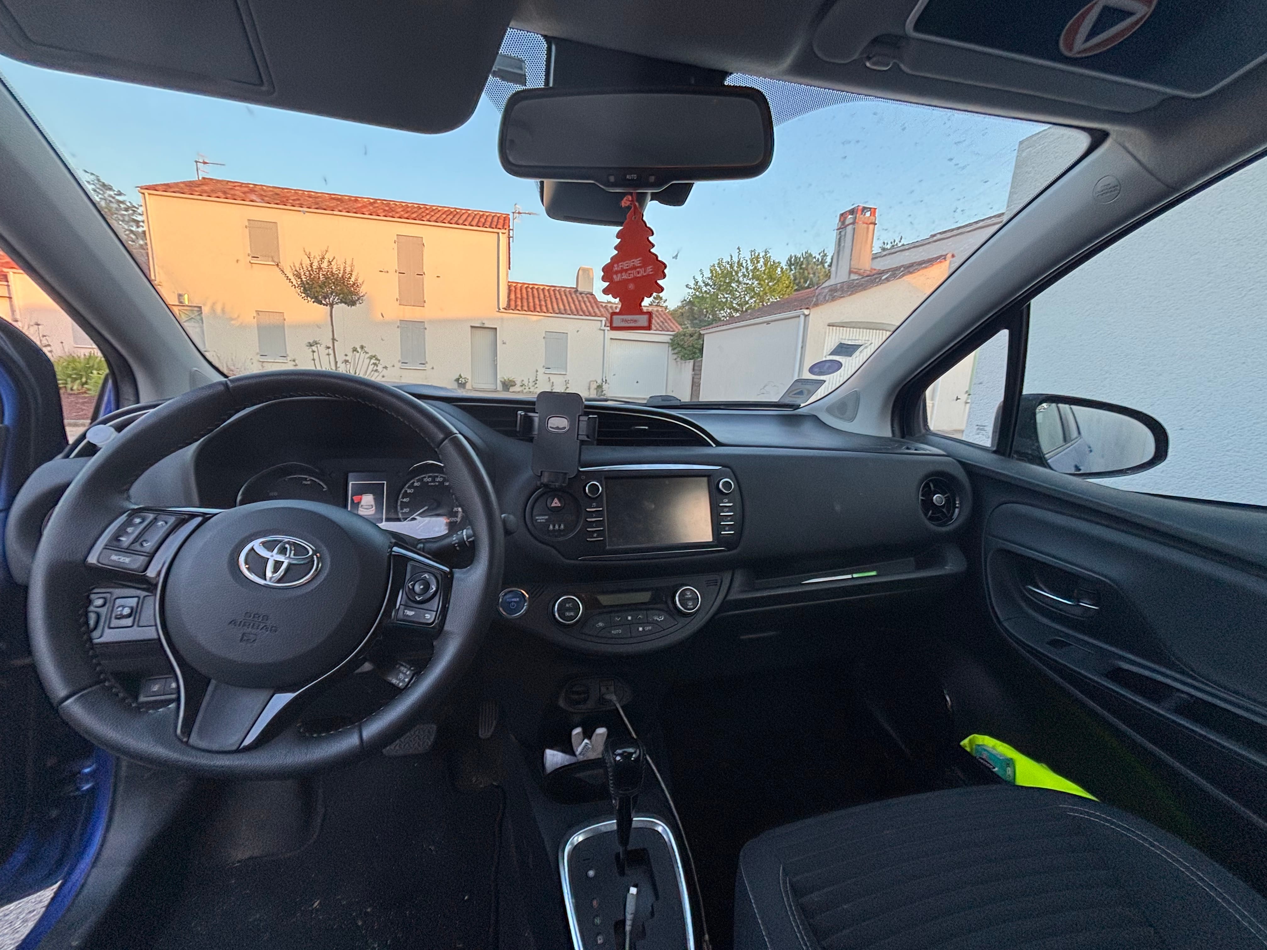Toyota Yaris Hybride avec GPS