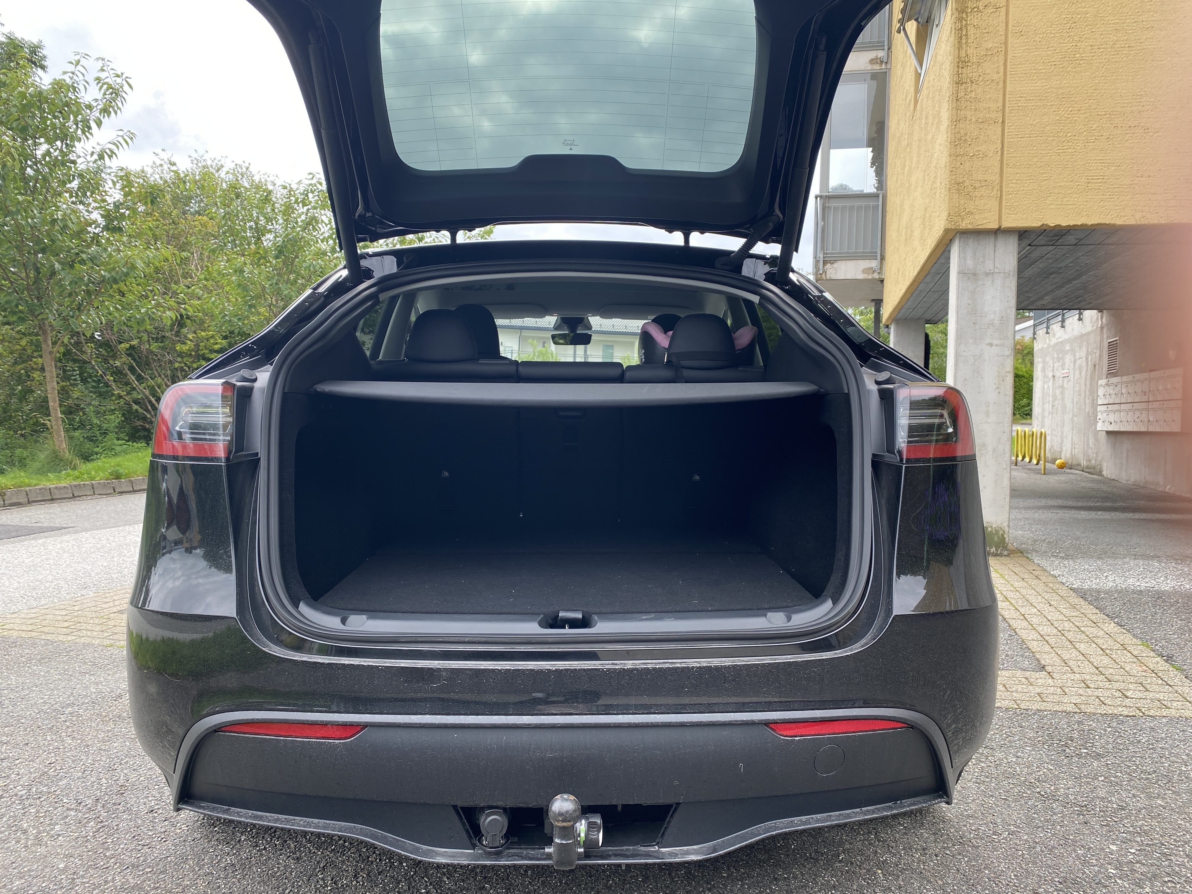 Tesla Model Y Performance/ AP / AWD med Babysete