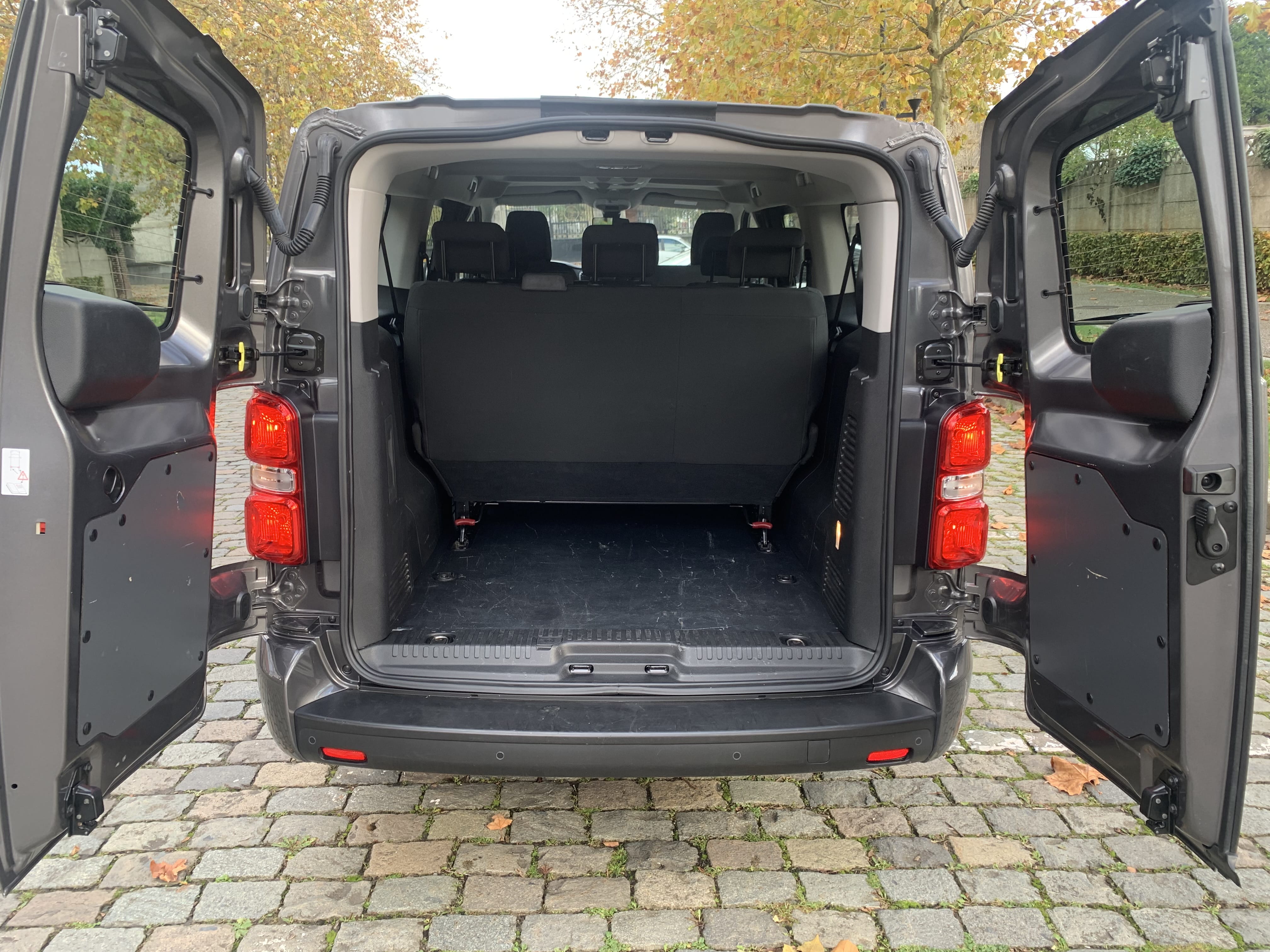 Opel Zafira Life avec Siège bébé