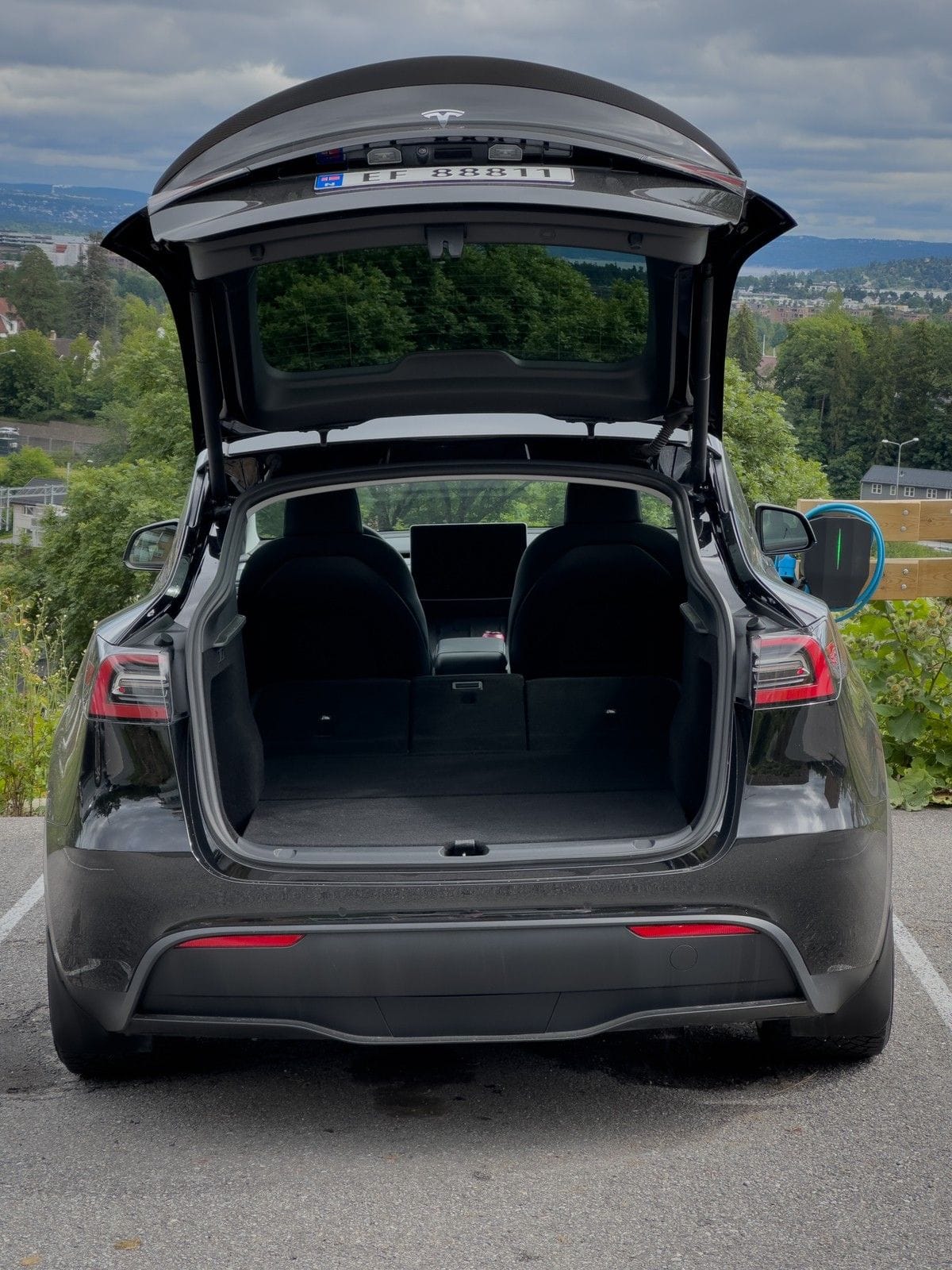 Tesla Model Y Performance with Four-wheel drive