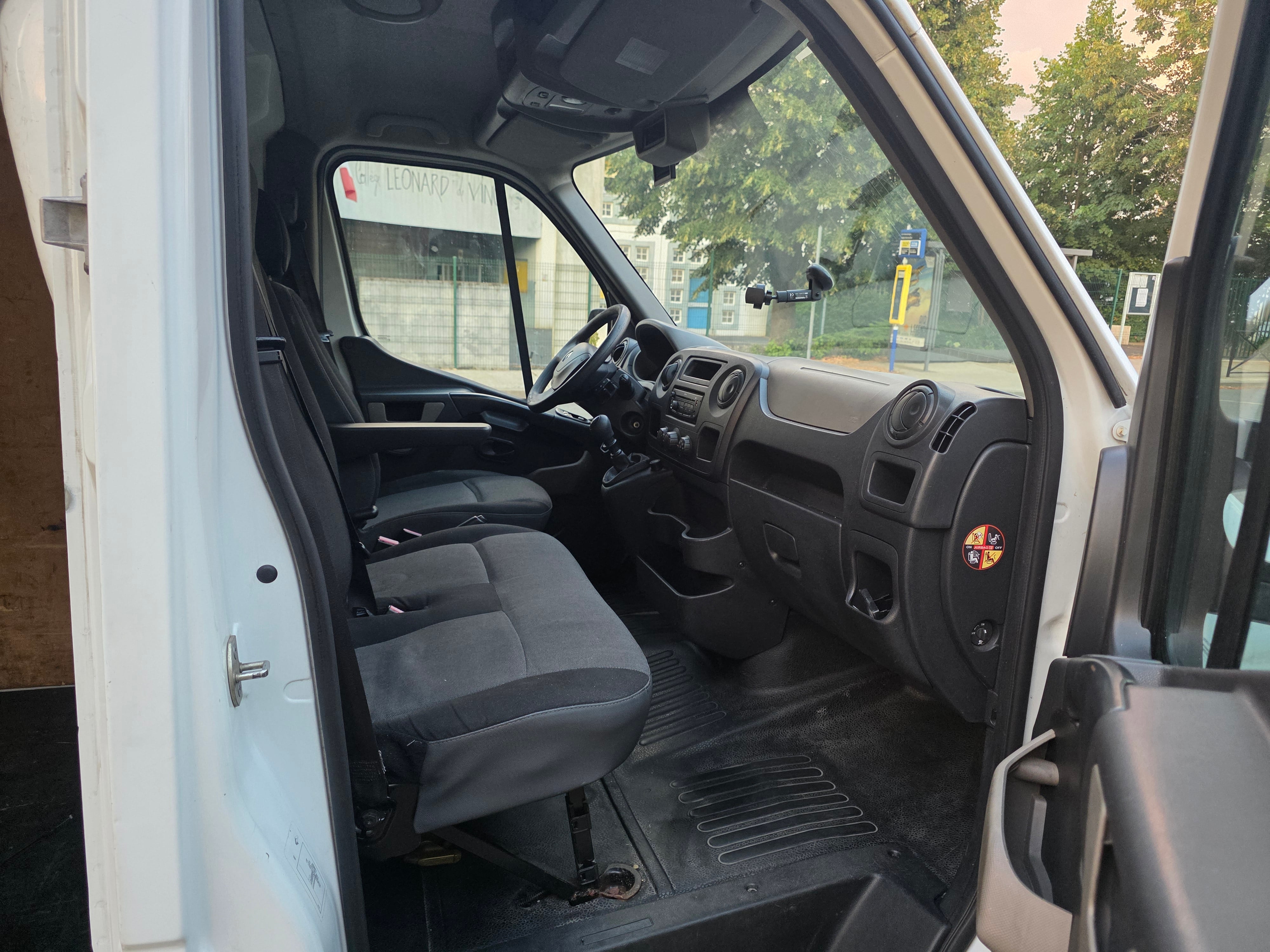Renault Master 2.3 dci avec Entrée audio / iPod