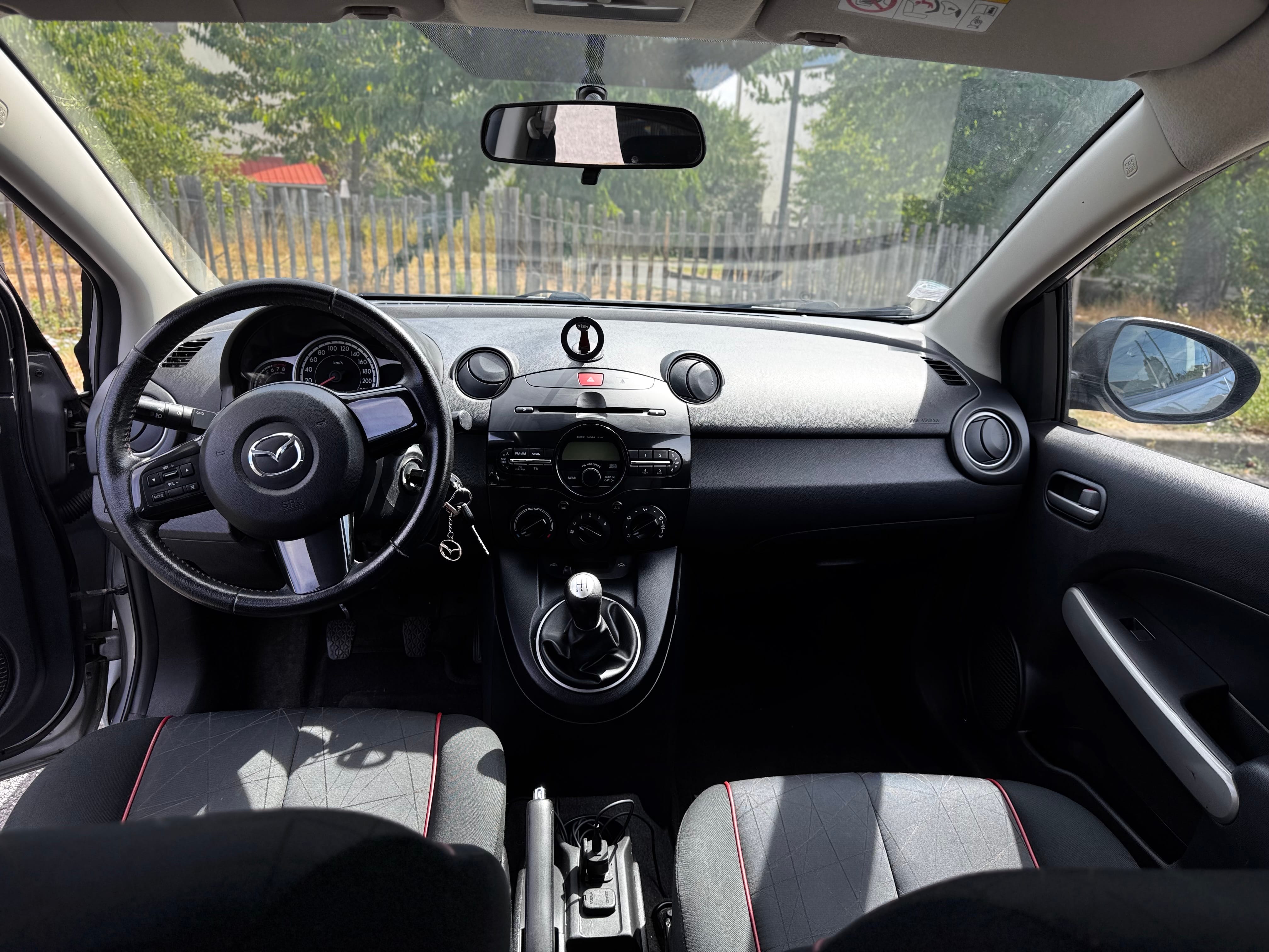Mazda 2 con Audio Bluetooth