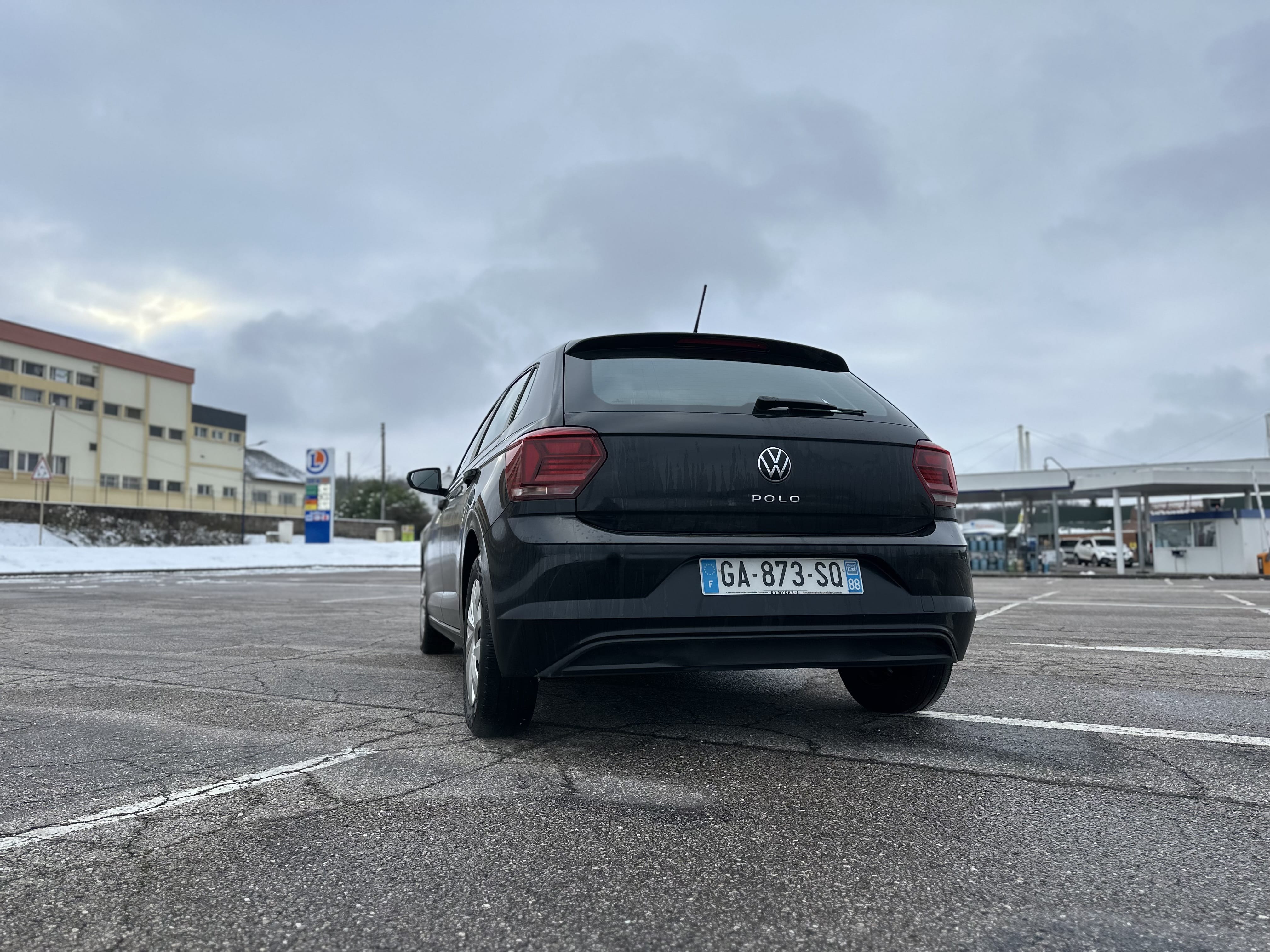 Volkswagen Polo Raffiné – Confort, éco et flexibilité 24/7 à Bordeaux, à quelques minutes de la gare ! avec Android Auto