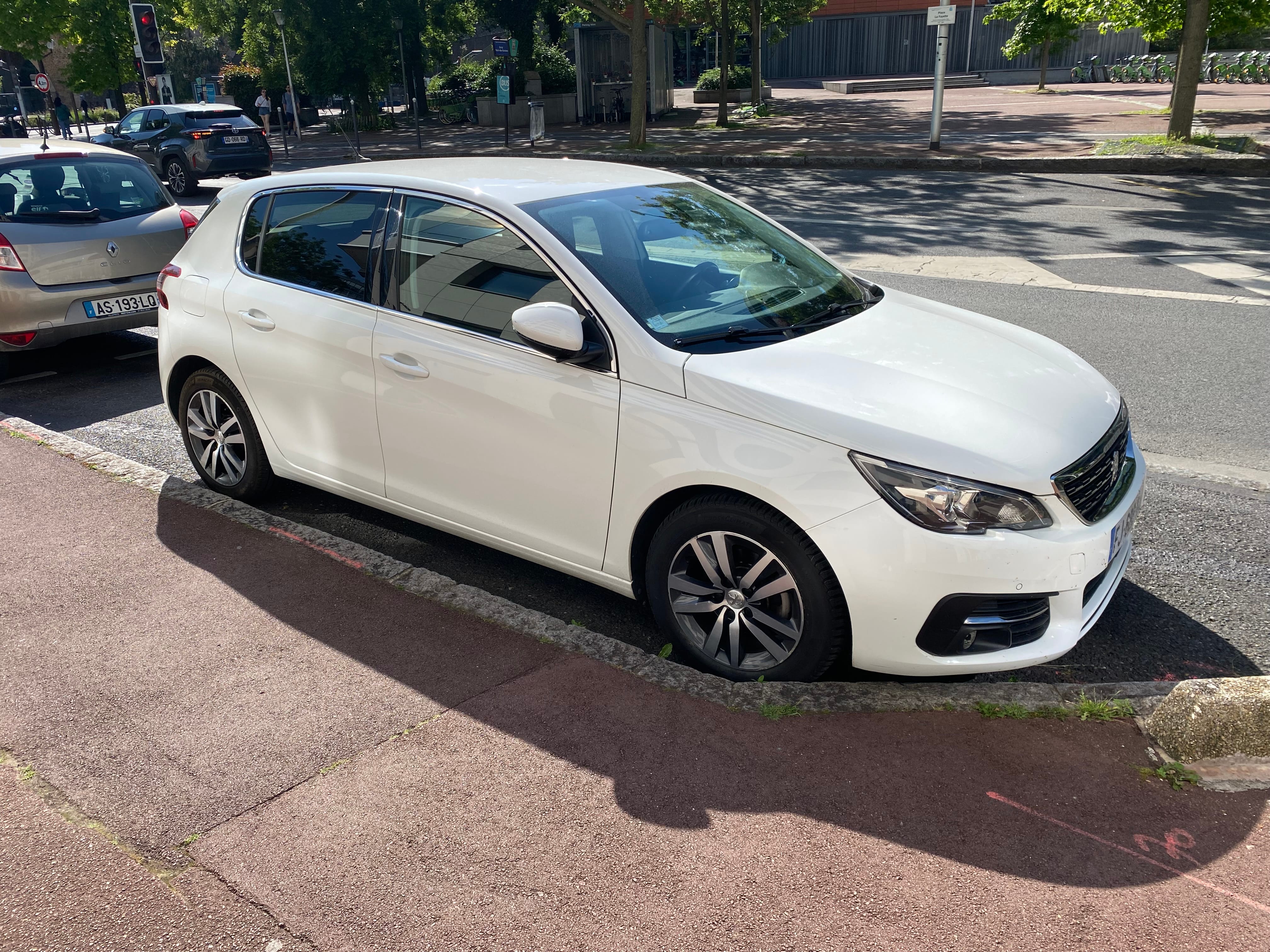 Peugeot 308 Essence avec Caméra de recul