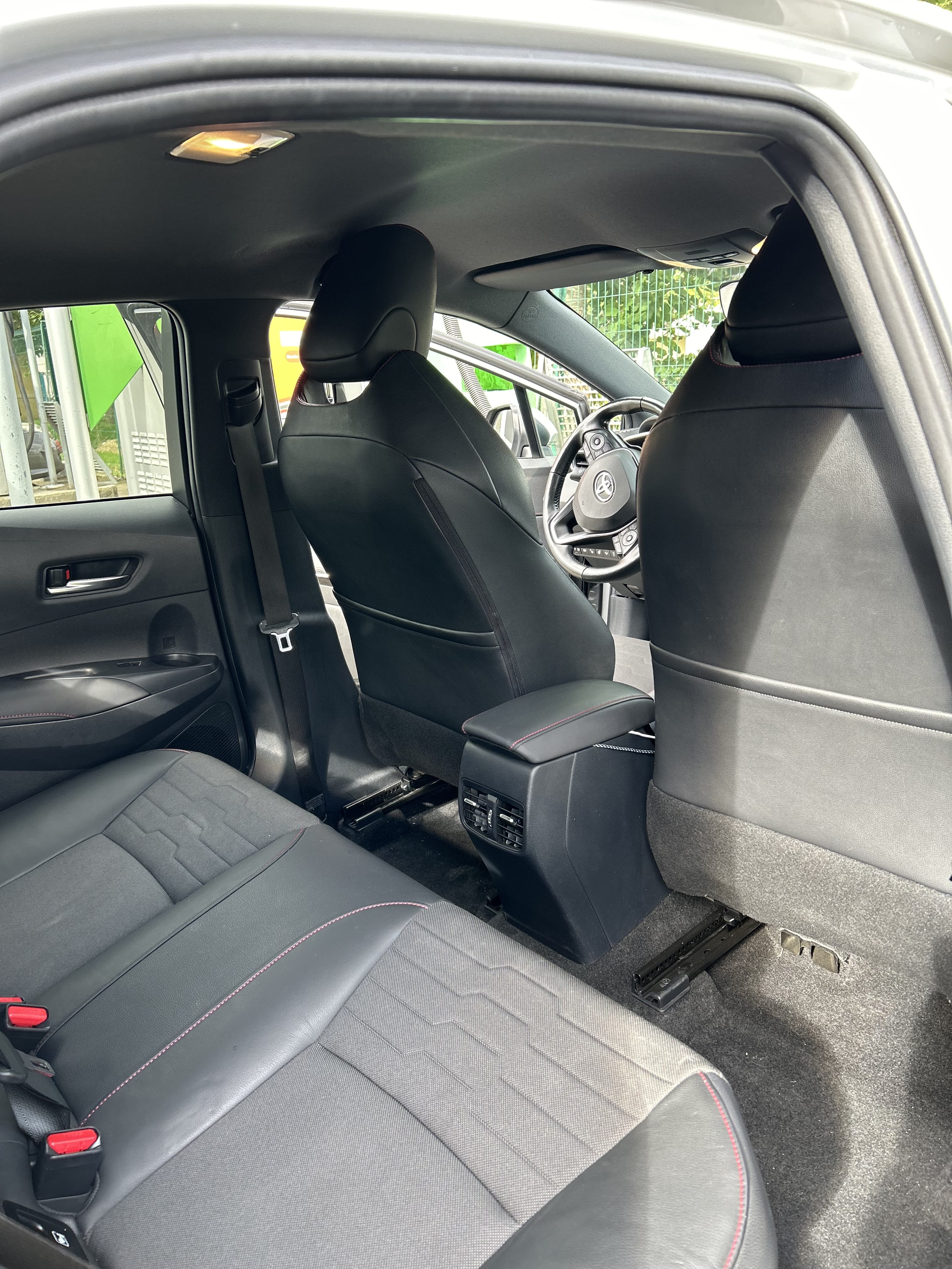 Toyota Corolla Hybride X 180ch avec Entrée audio / iPod