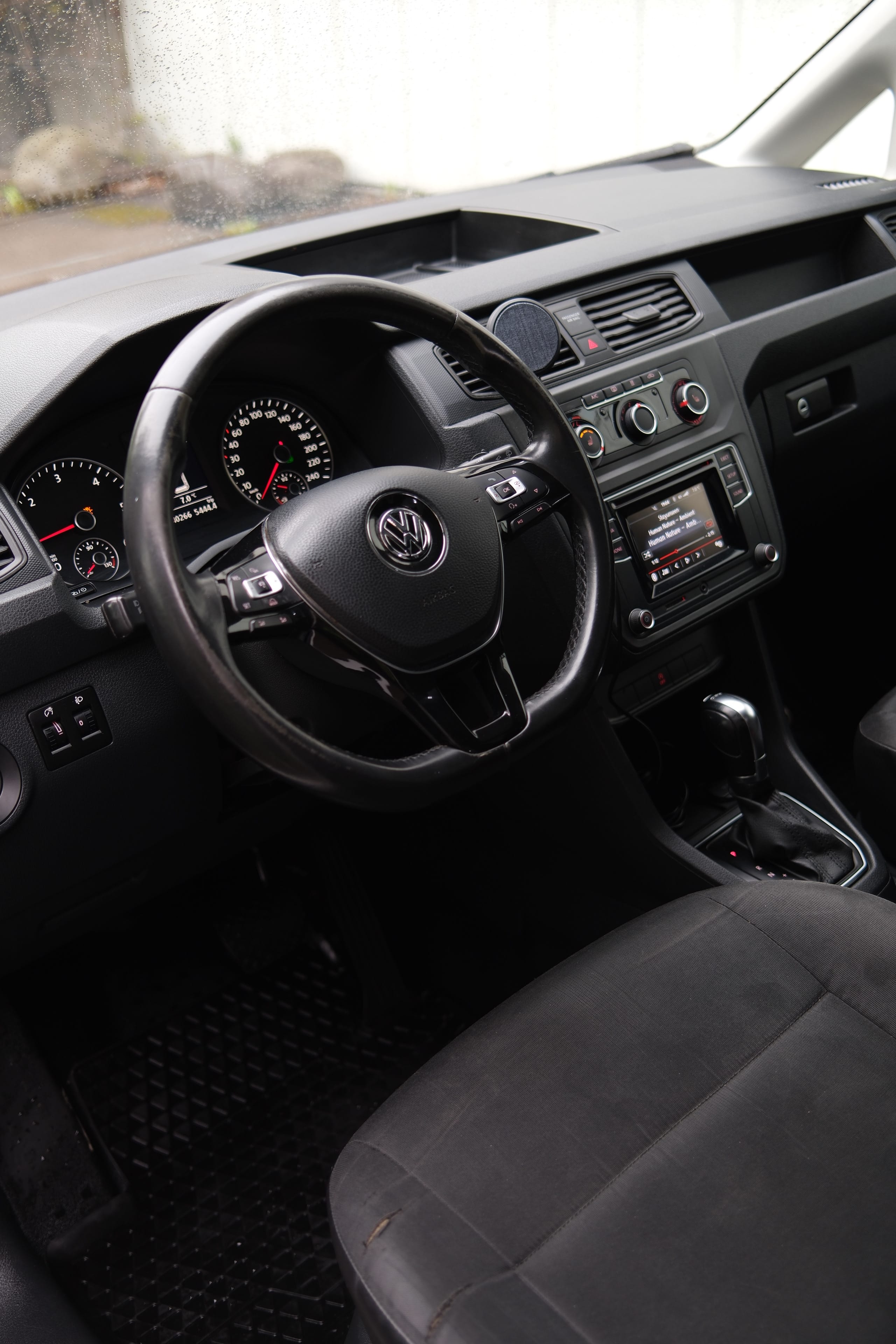 Volkswagen Caddy med Bluetooth audio