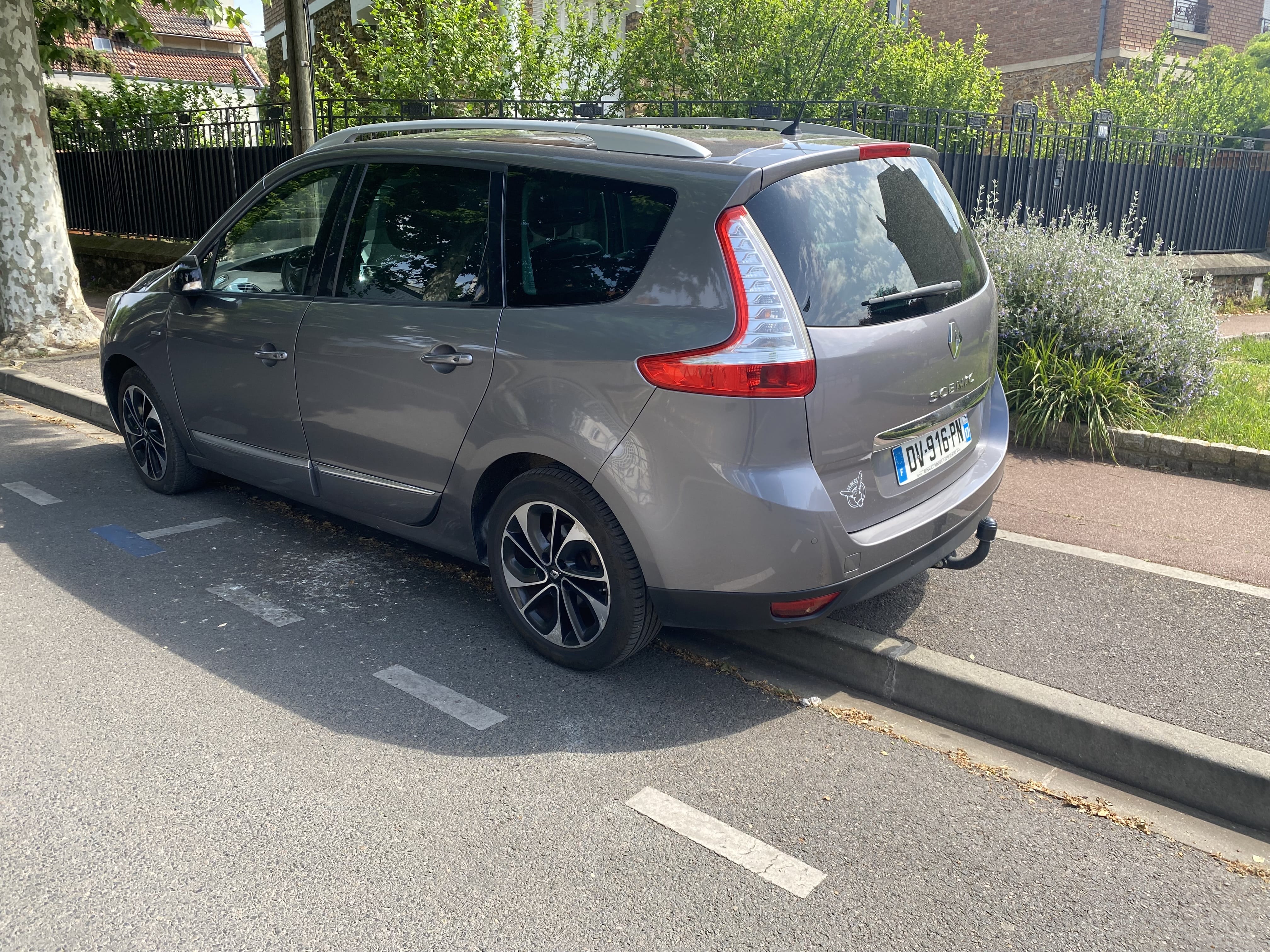 Renault Scenic avec Caméra de recul