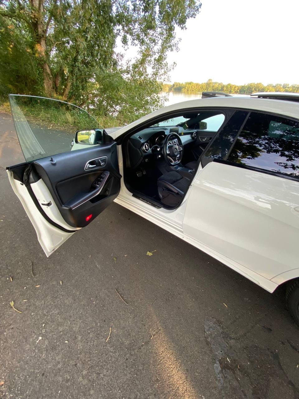 Mercedes-Benz CLA 200 avec Audio Bluetooth