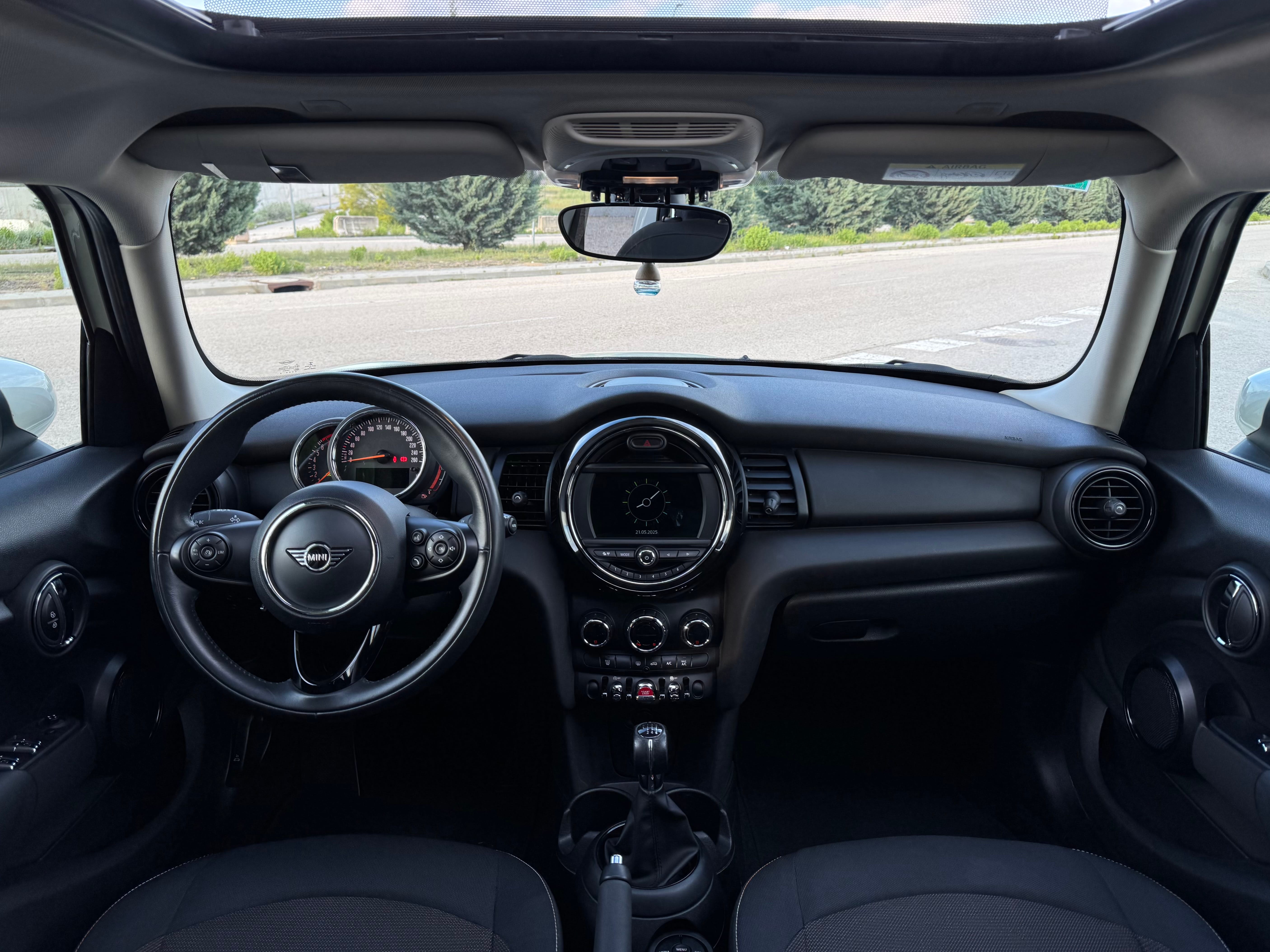 Mini One 5 Puertas mit Bluetooth-Audio