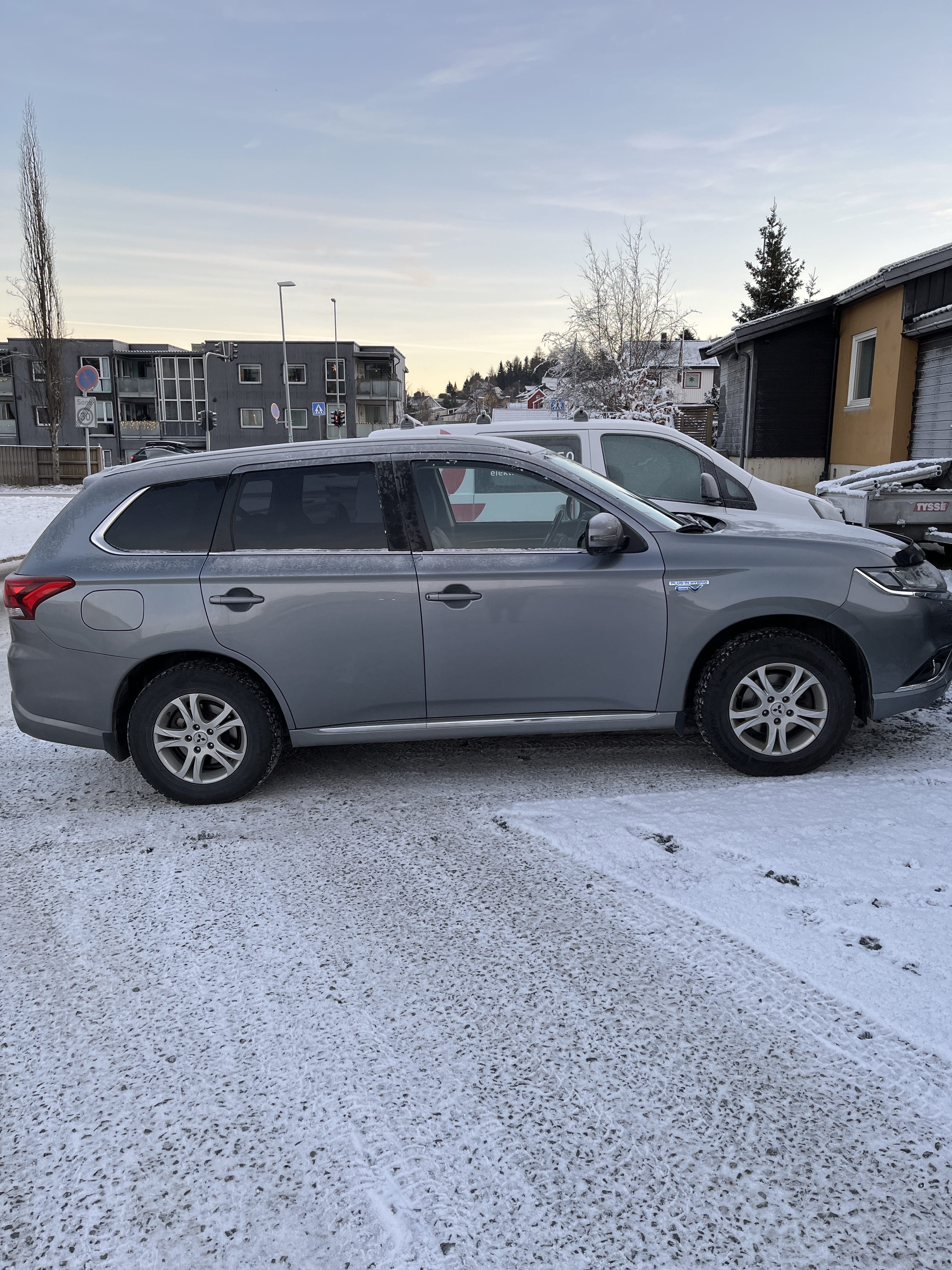 Mitsubishi Outlander Hybrid med Aircondition