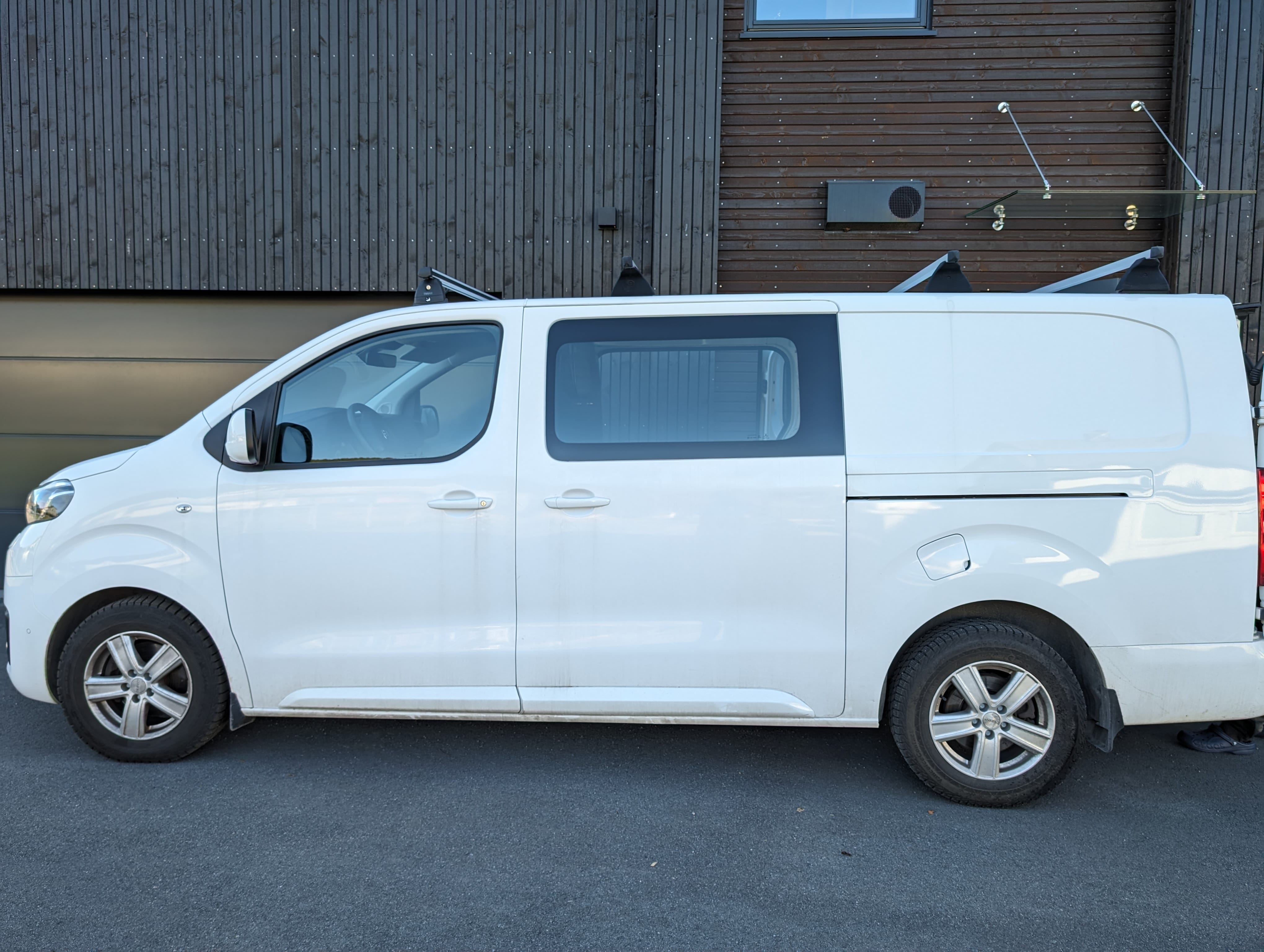 Toyota Proace Varebil 2.0 D with Air conditioning