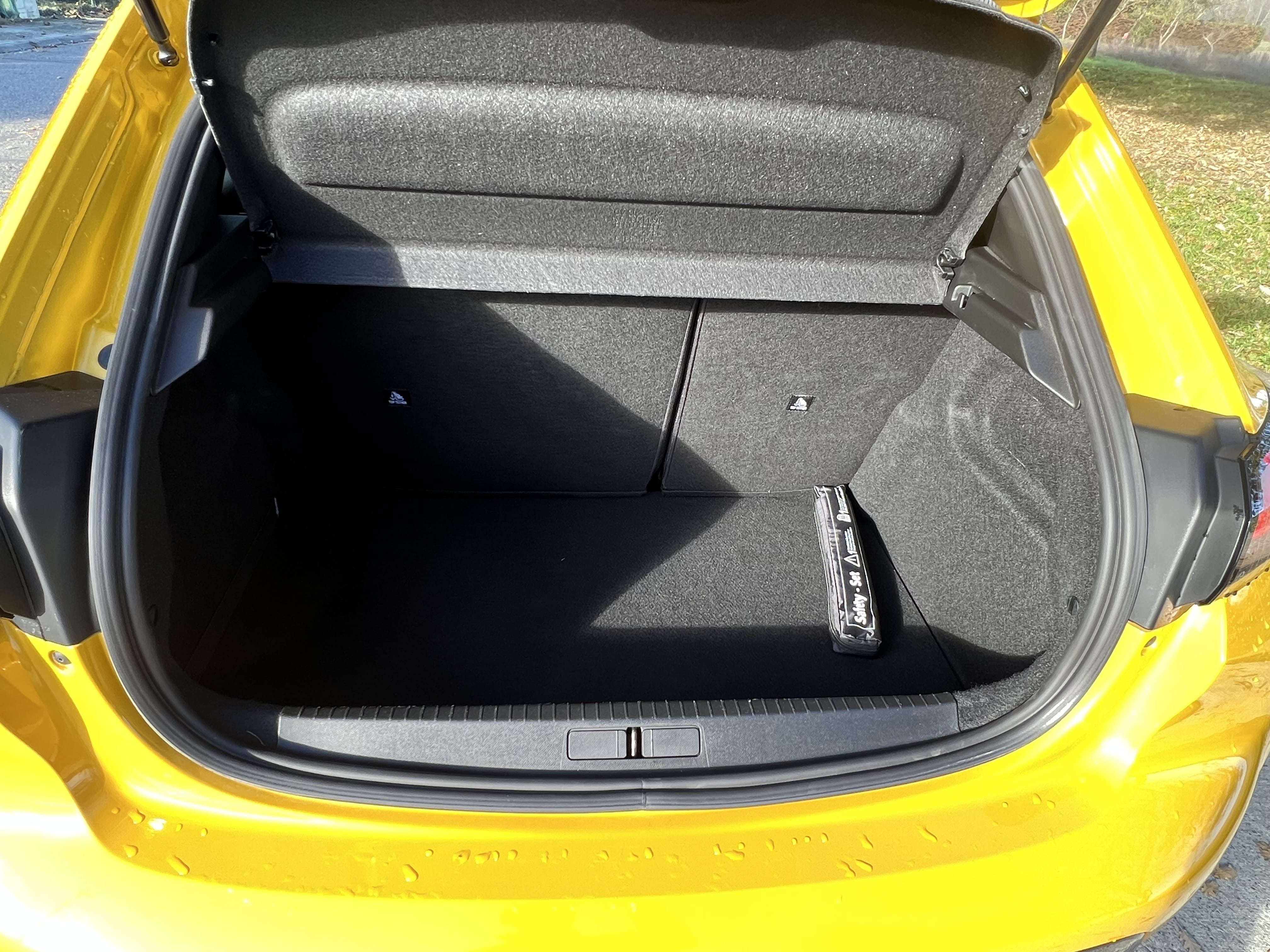 Peugeot 208 avec Apple CarPlay