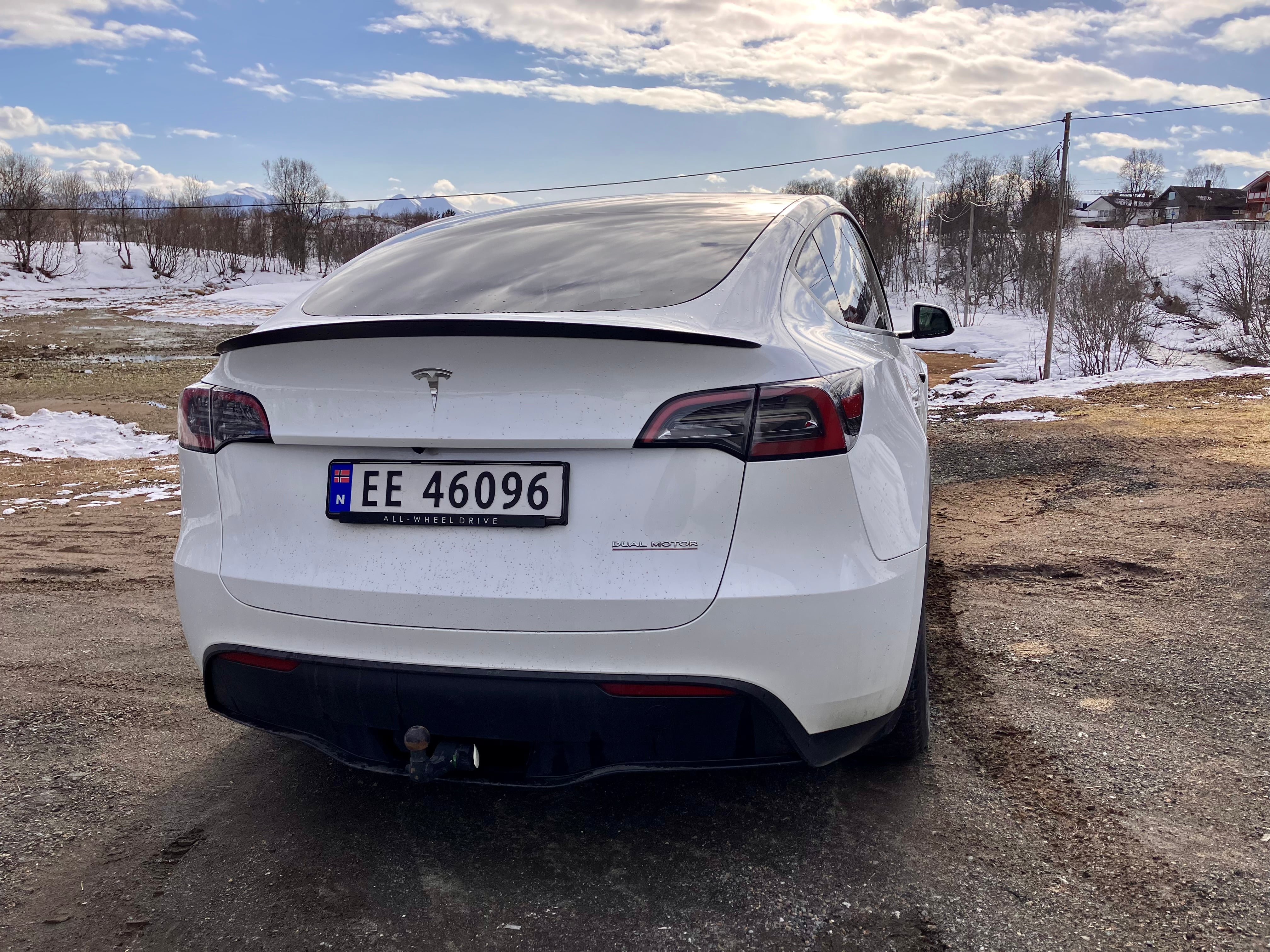 Tesla Model Y Performance med Cruisekontroll