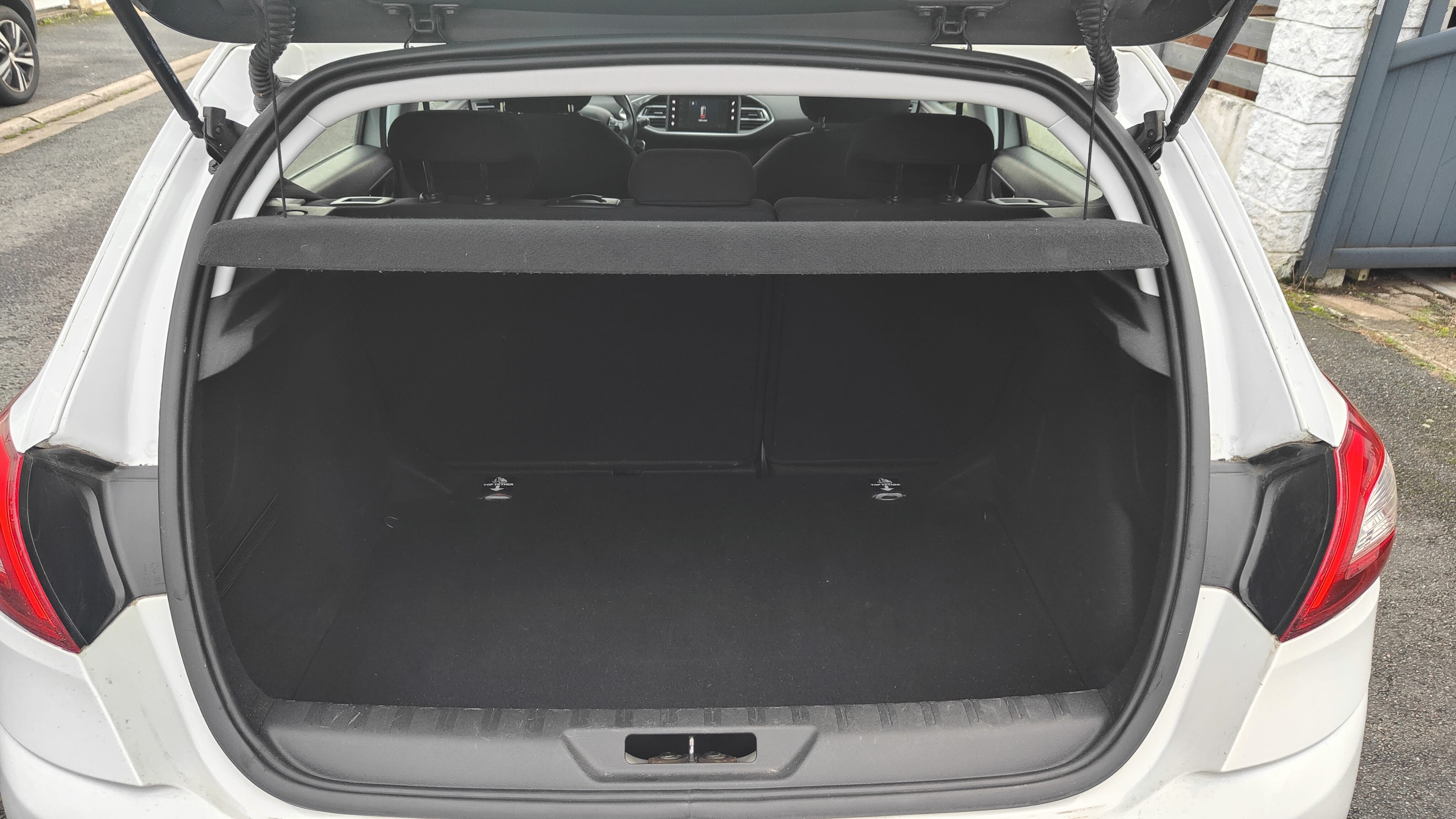 Peugeot 308 avec Entrée audio / iPod