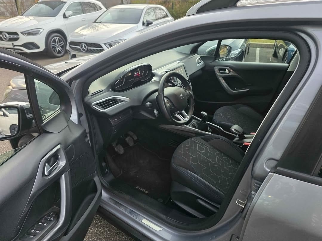 Peugeot 2008 avec GPS