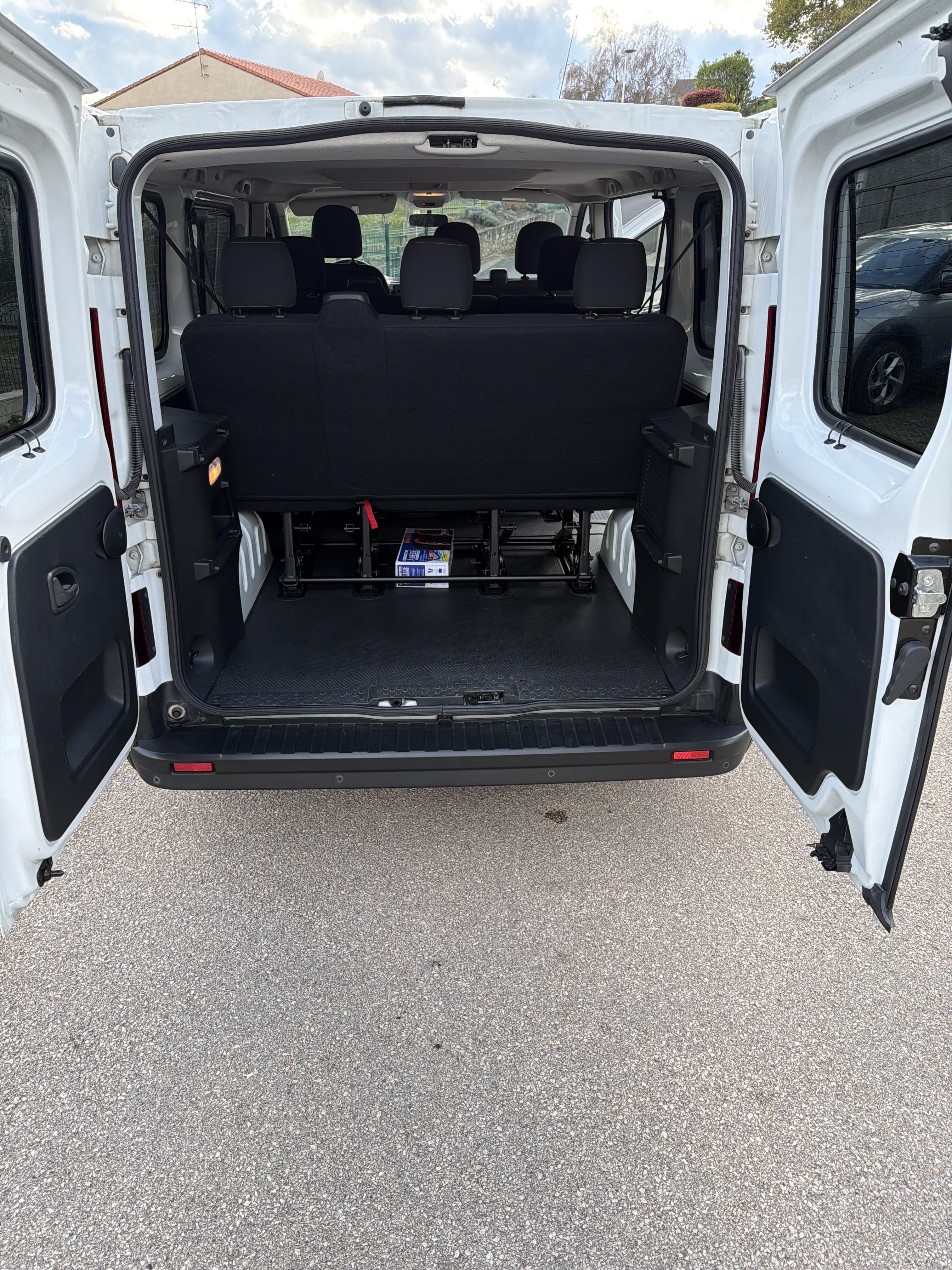 Renault Trafic Passenger avec Apple CarPlay