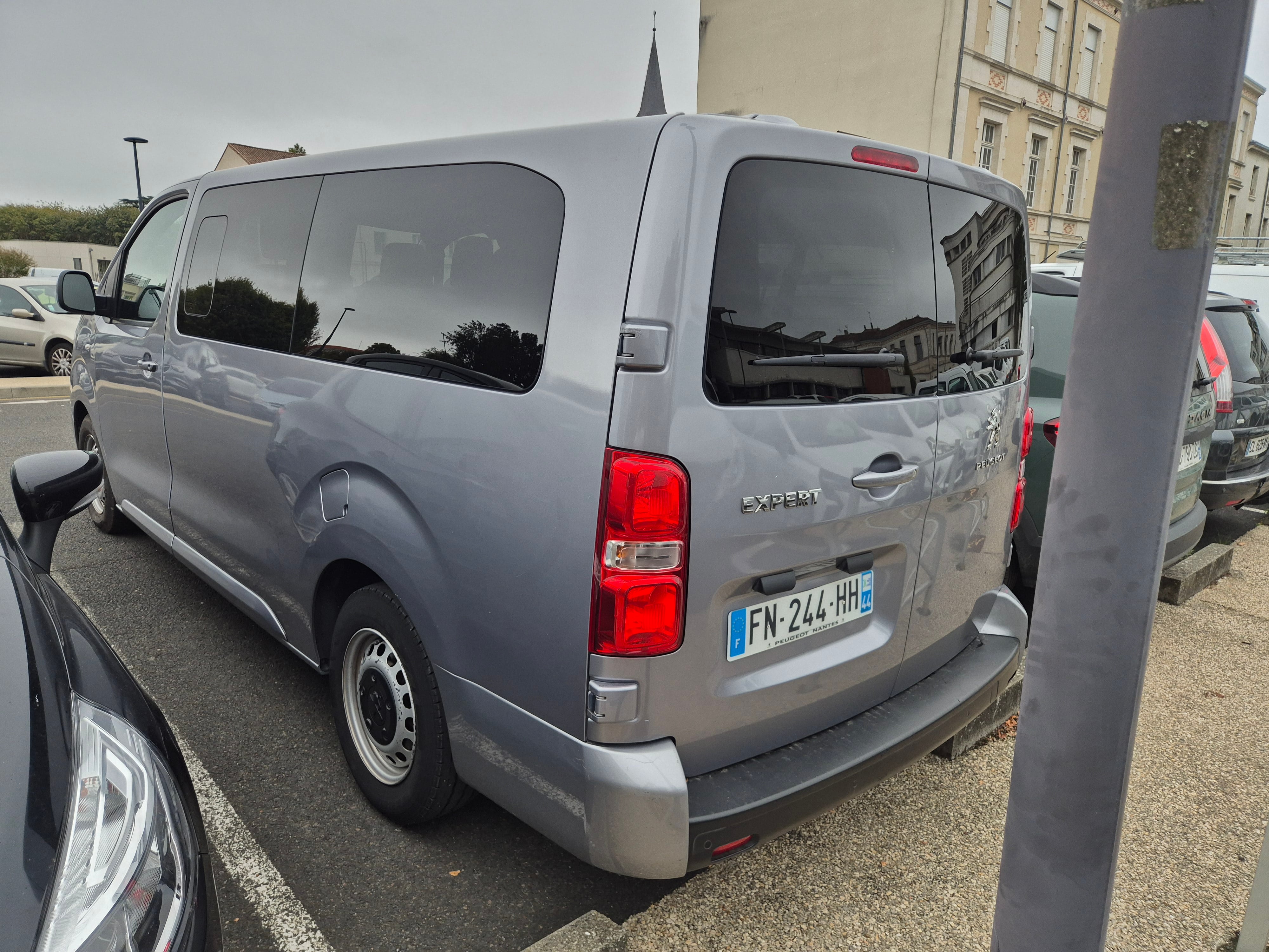 Peugeot Traveller avec Caméra de recul