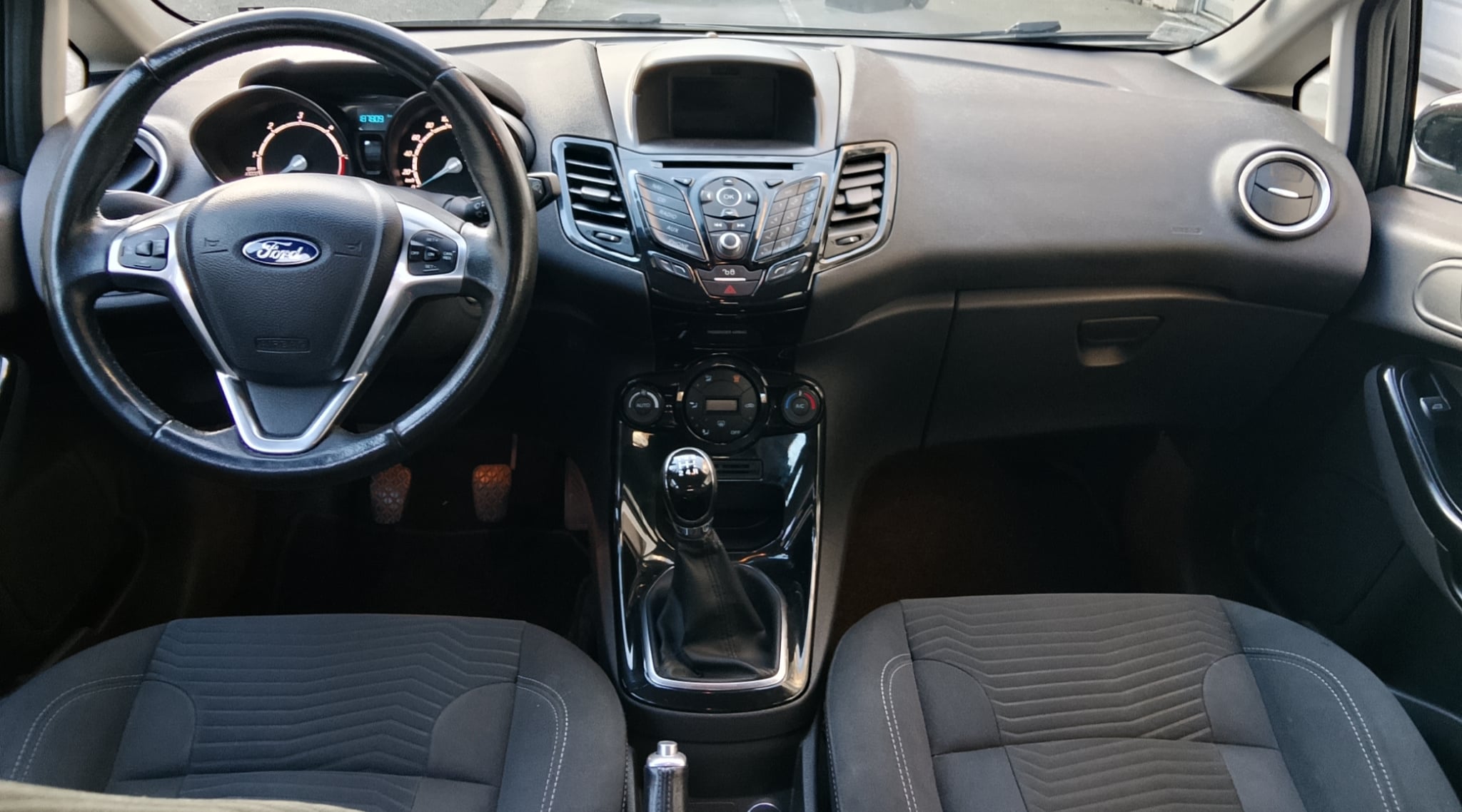 Ford Fiesta Titanium avec Climatisation