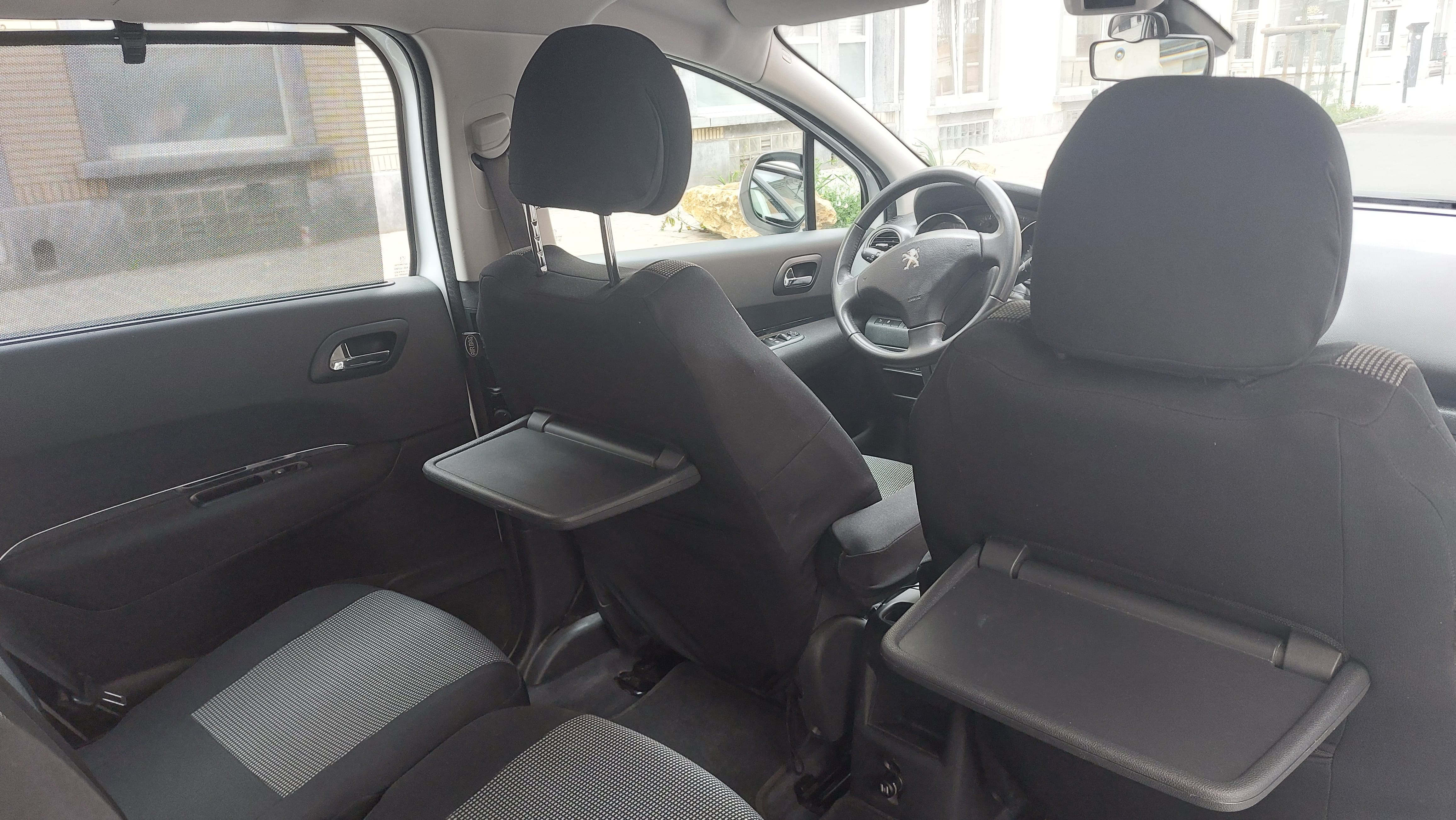 Peugeot 5008 1.2 essence, 7 places avec Attelage