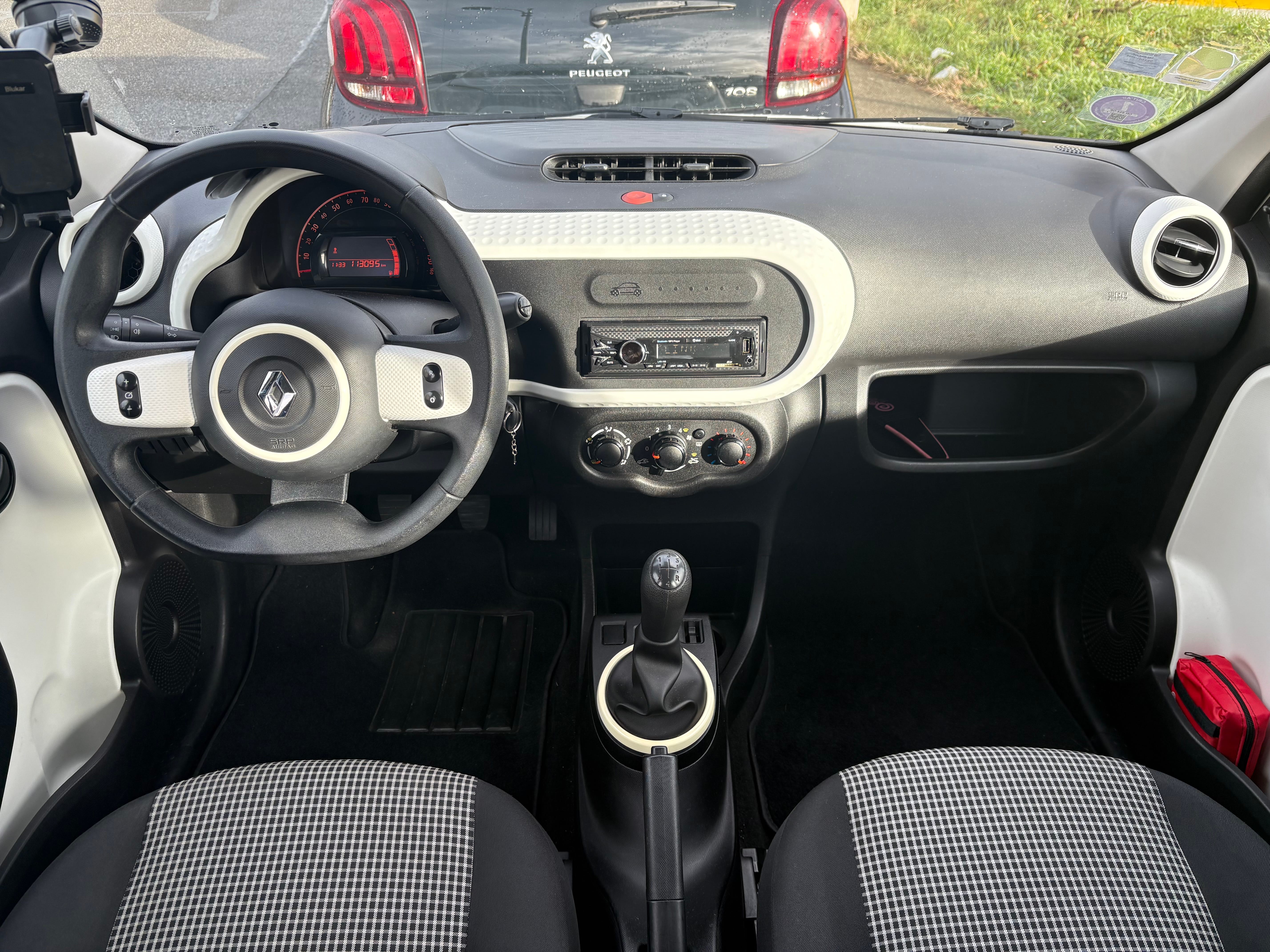 Renault Twingo III avec Entrée audio / iPod