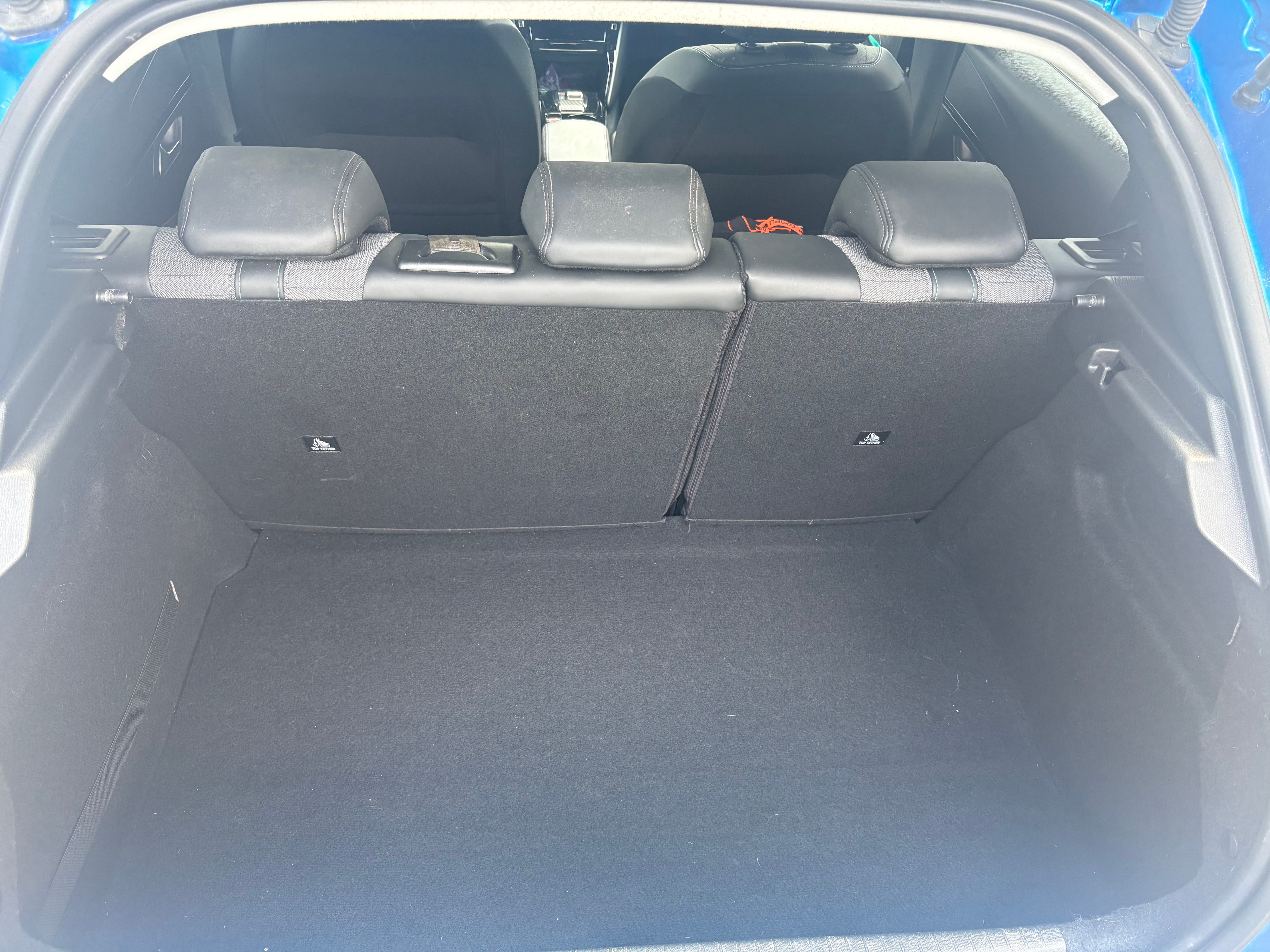 Peugeot 208 avec Chaines