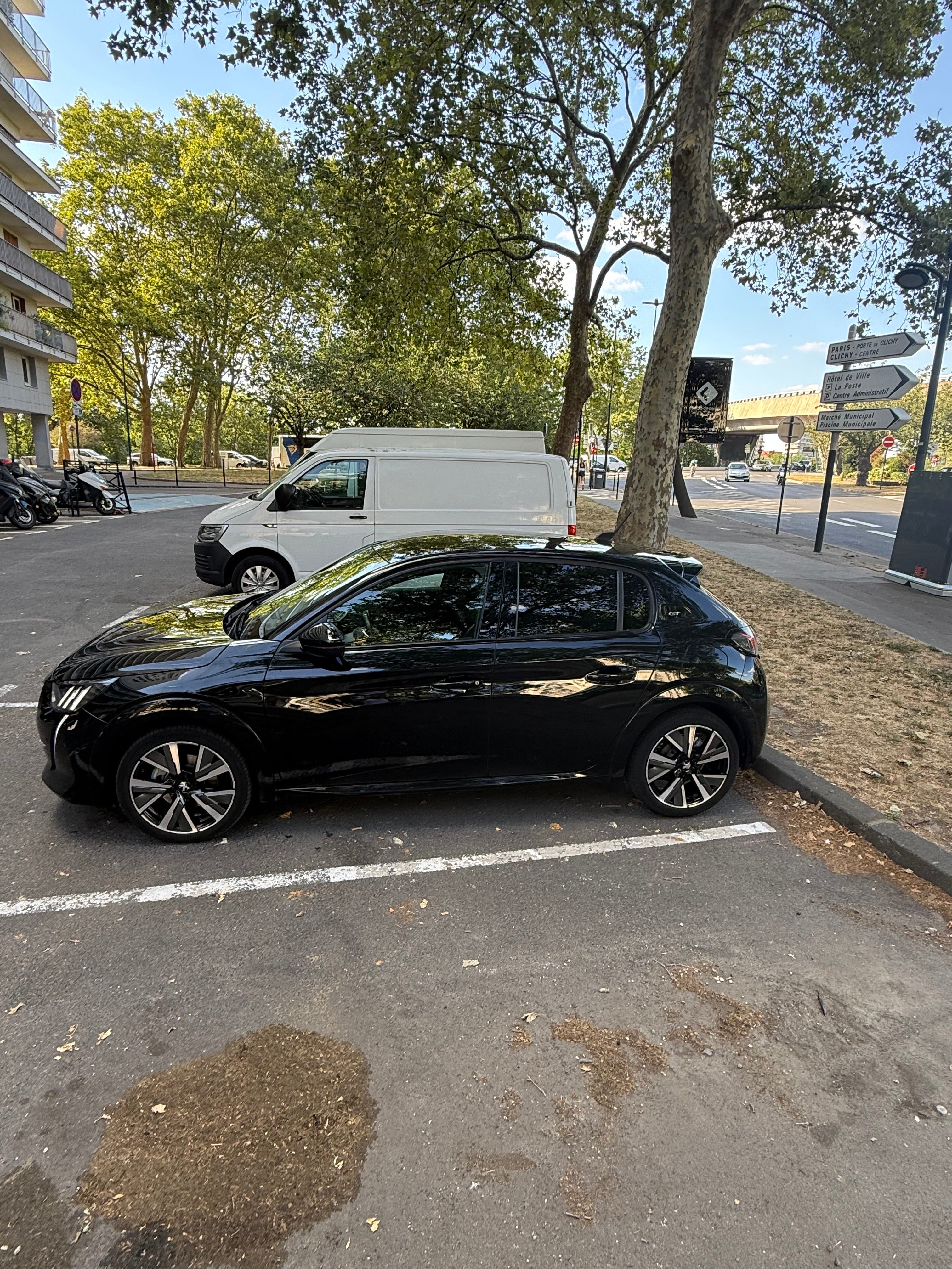 Peugeot 208 con Aire acondicionado