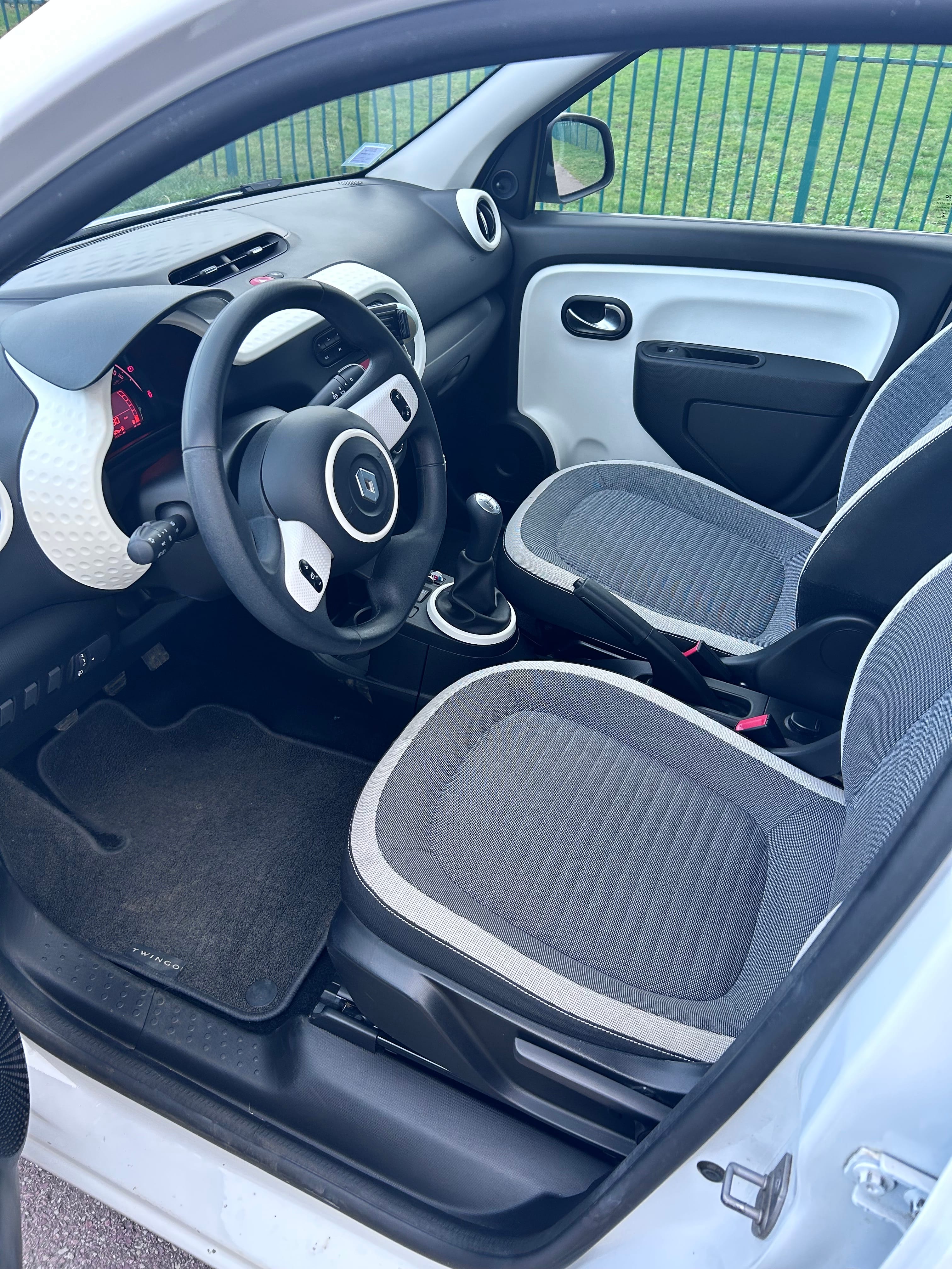 Renault Twingo III avec Port USB