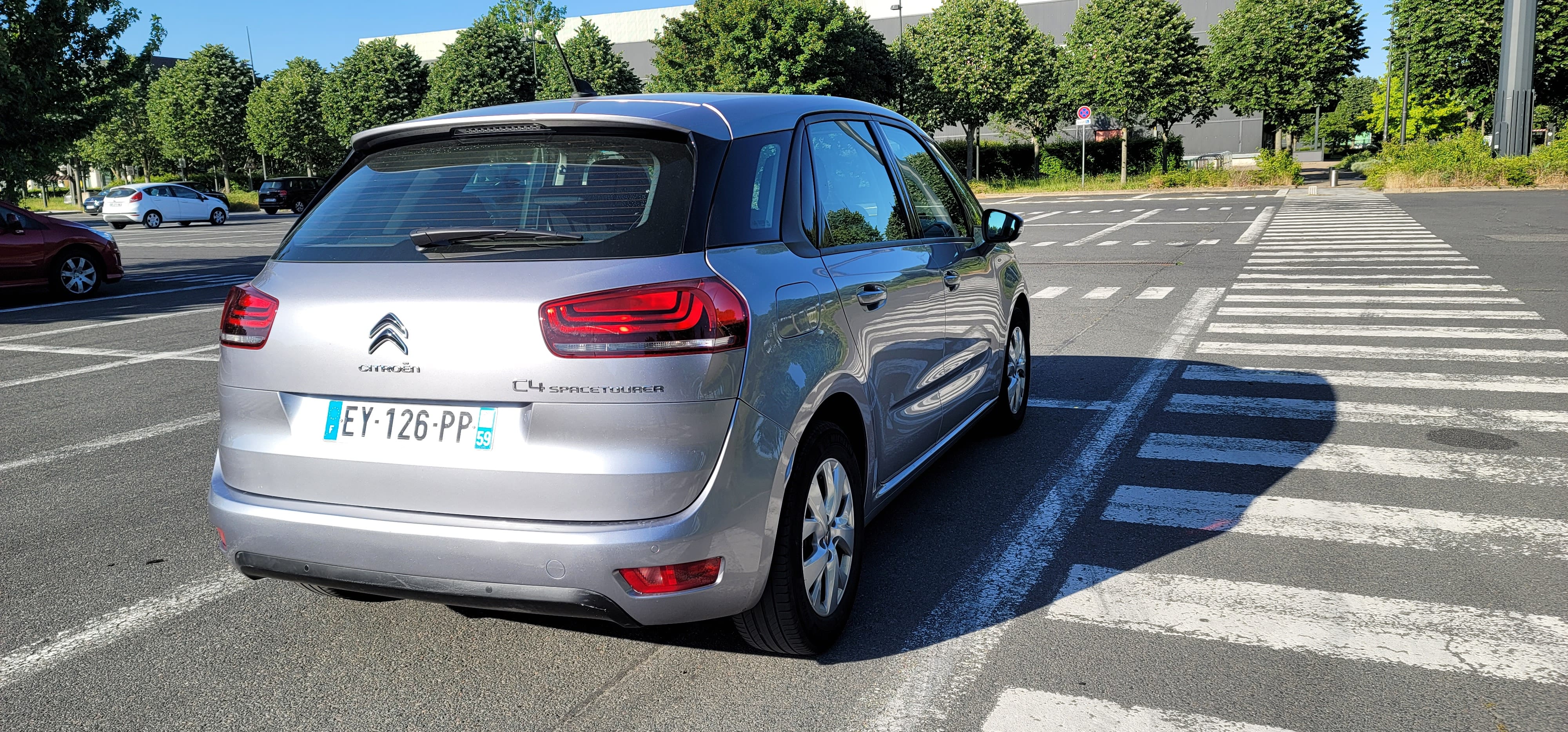 Citroen C4 Picasso Kremlin-Bicêtre - EY126PP avec GPS