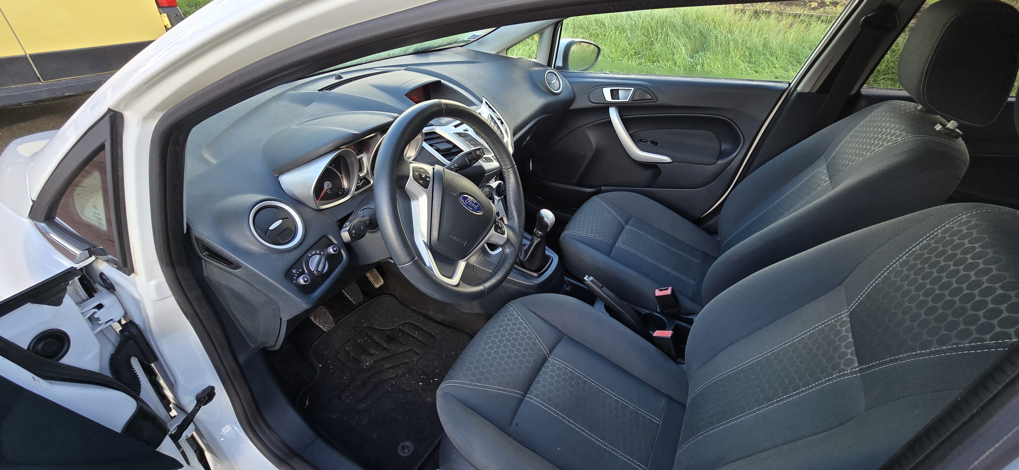 Ford Fiesta avec Climatisation